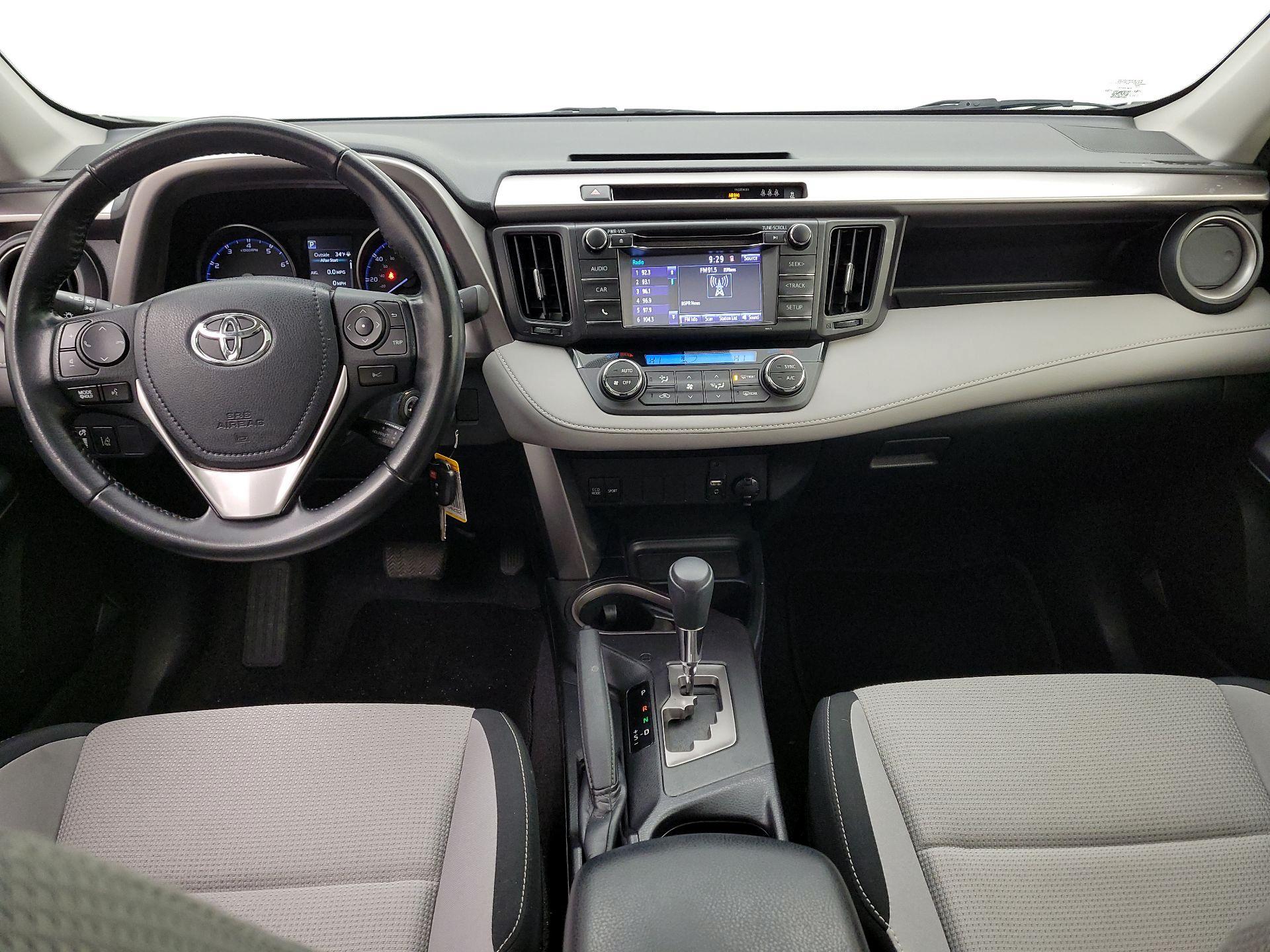 Thumbnail: 2018 Toyota RAV4 - 9