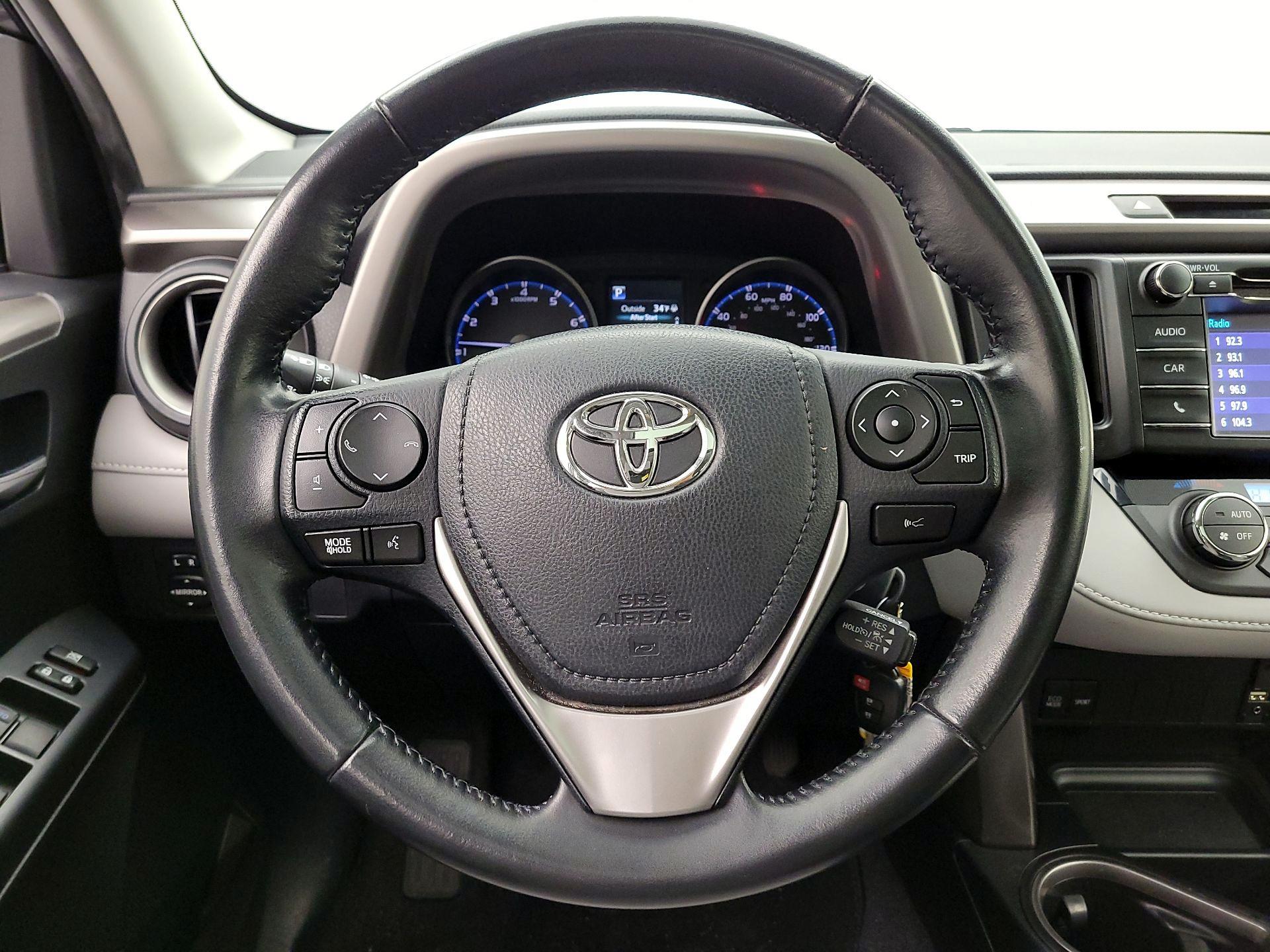 Thumbnail: 2018 Toyota RAV4 - 10