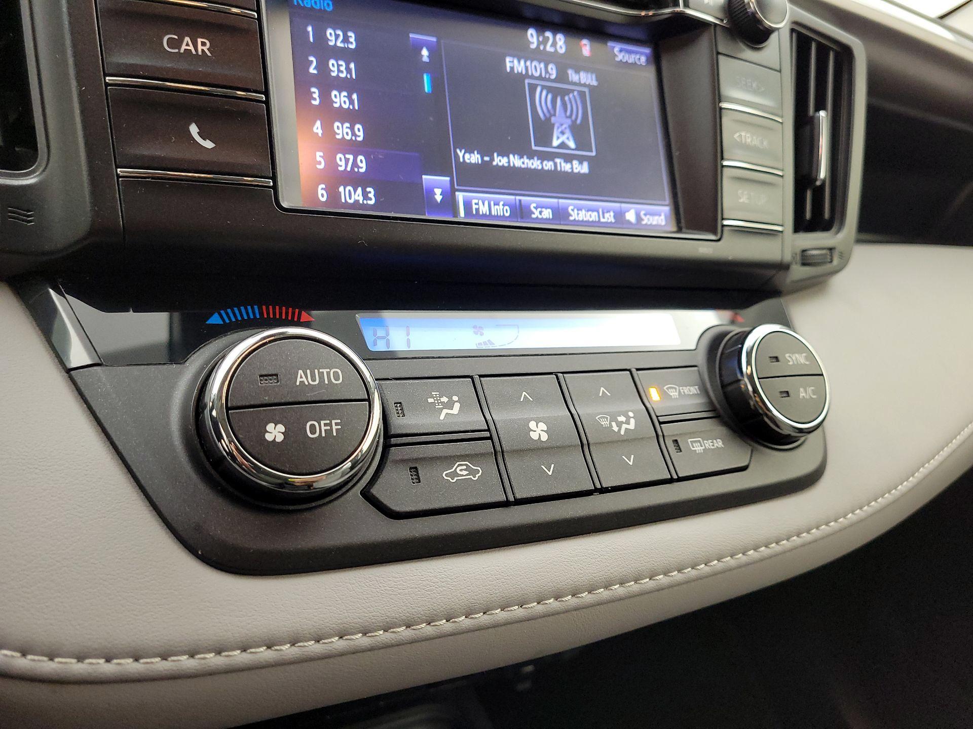 Thumbnail: 2018 Toyota RAV4 - 16