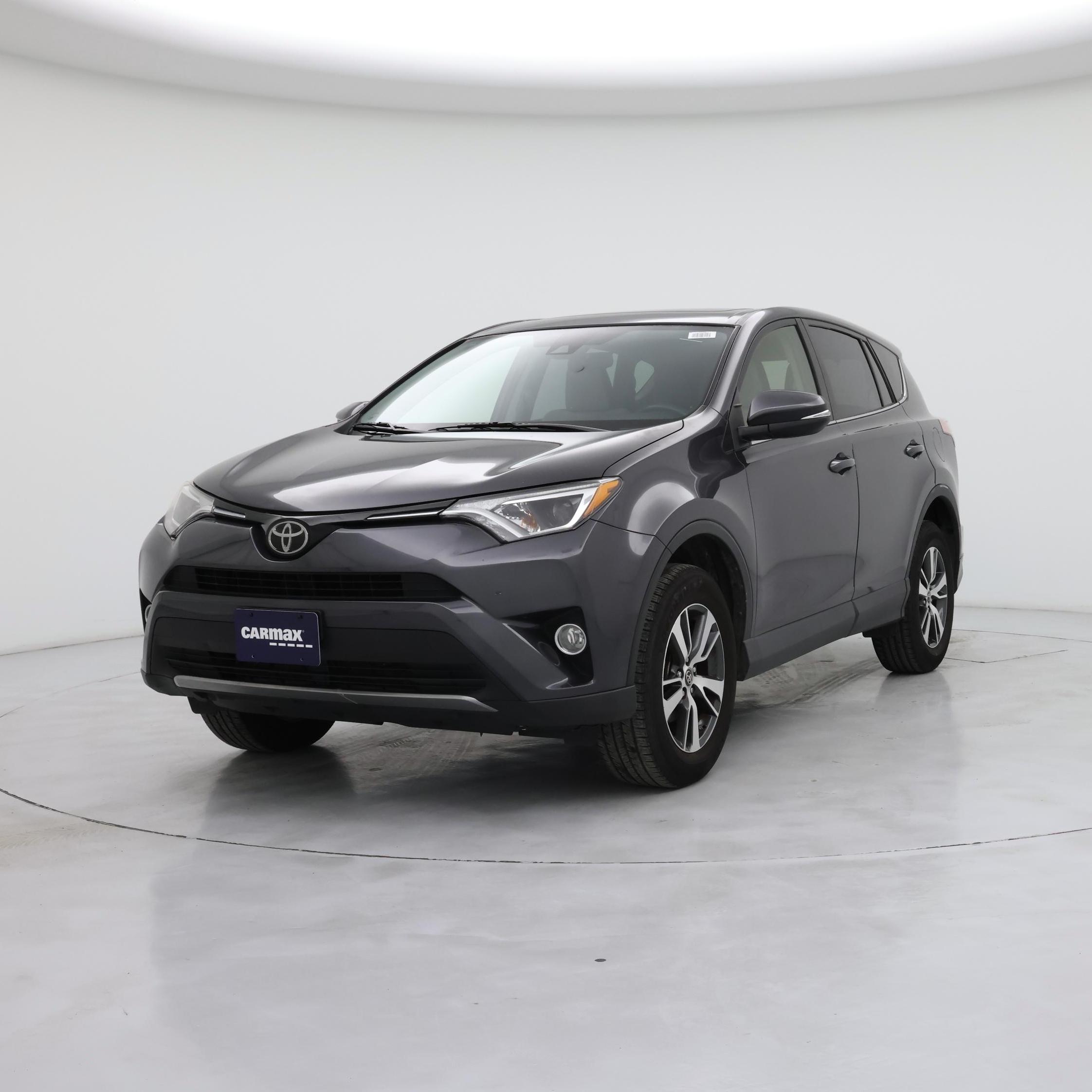Thumbnail: 2018 Toyota RAV4 - 4