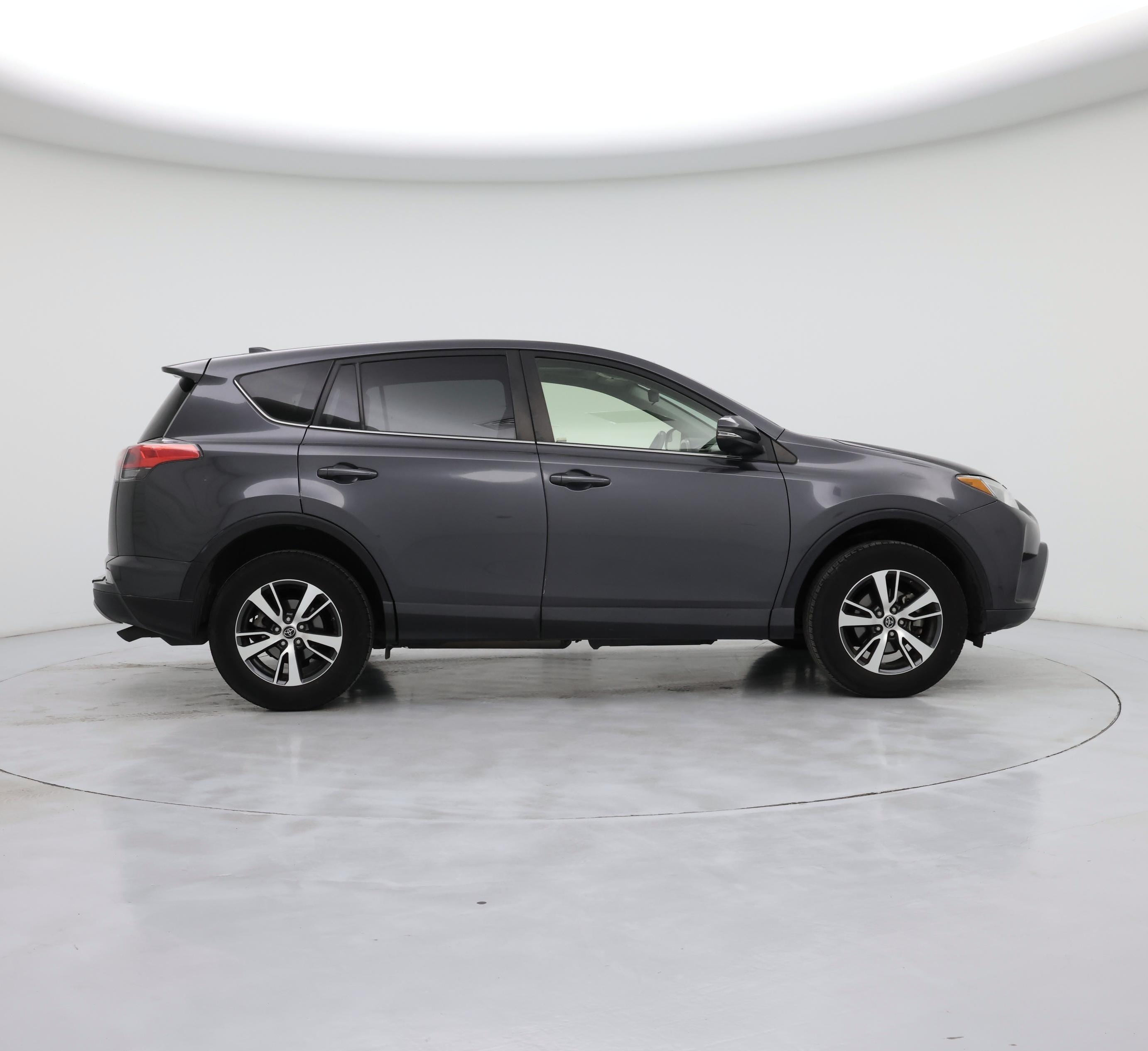 Thumbnail: 2018 Toyota RAV4 - 7