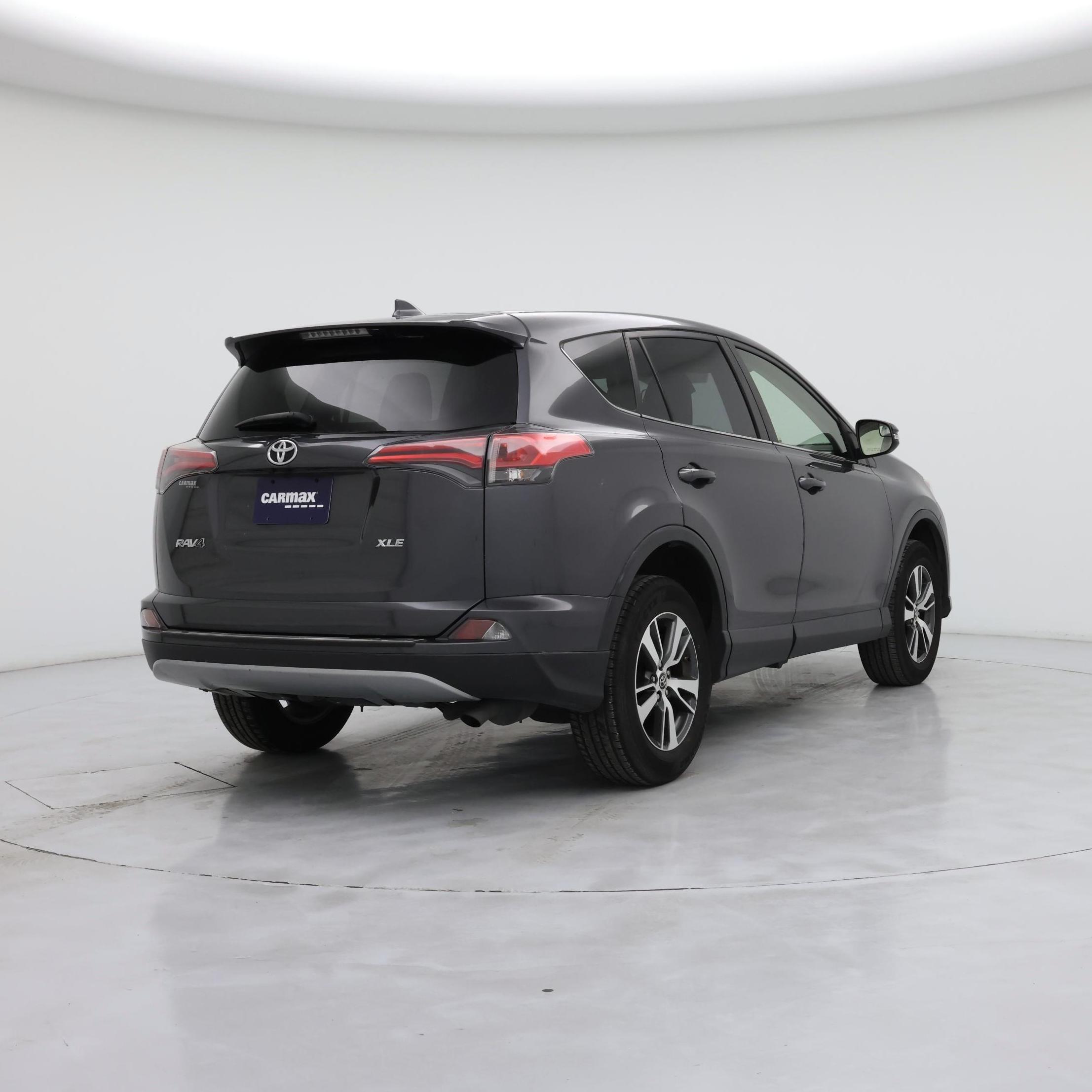 Thumbnail: 2018 Toyota RAV4 - 8