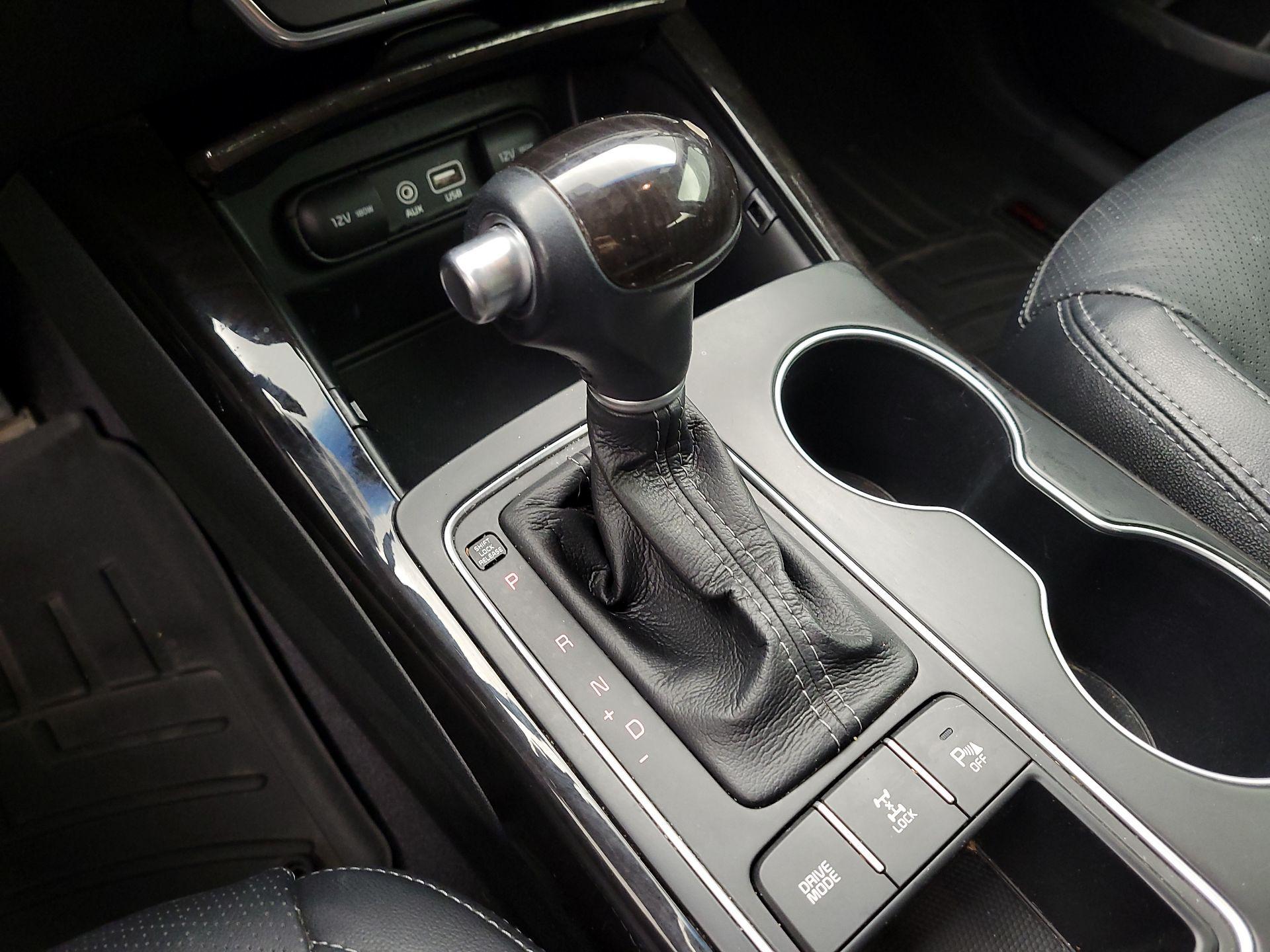 Thumbnail: 2017 Kia Sorento - 17