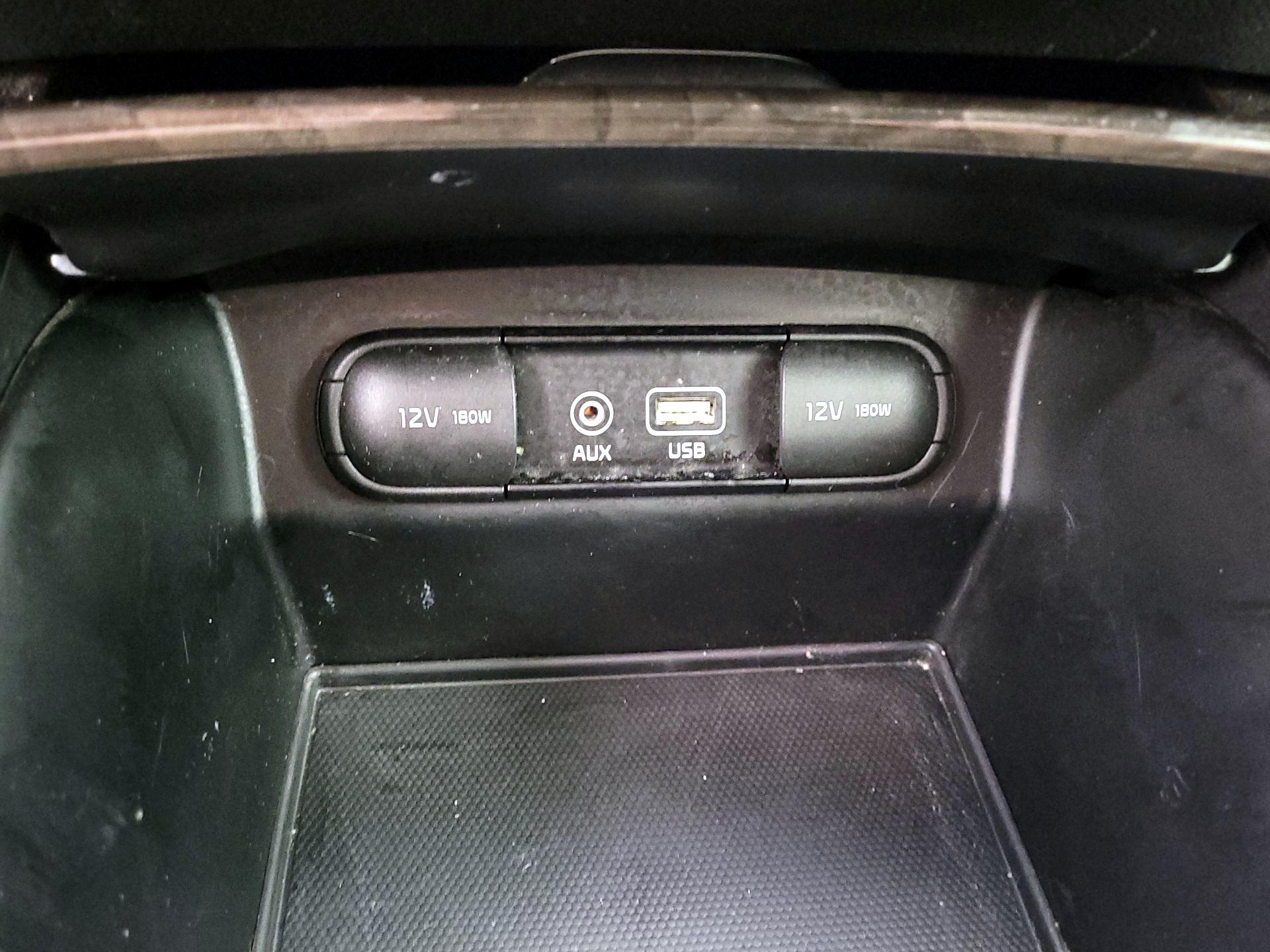 Thumbnail: 2017 Kia Sorento - 18