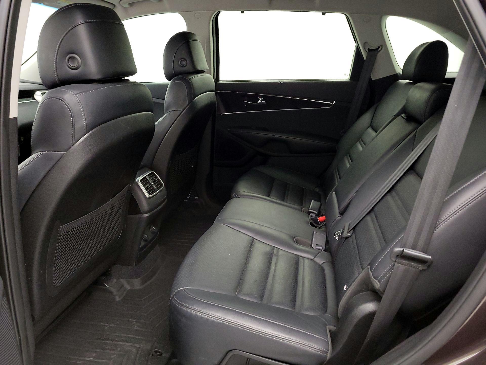 Thumbnail: 2017 Kia Sorento - 19