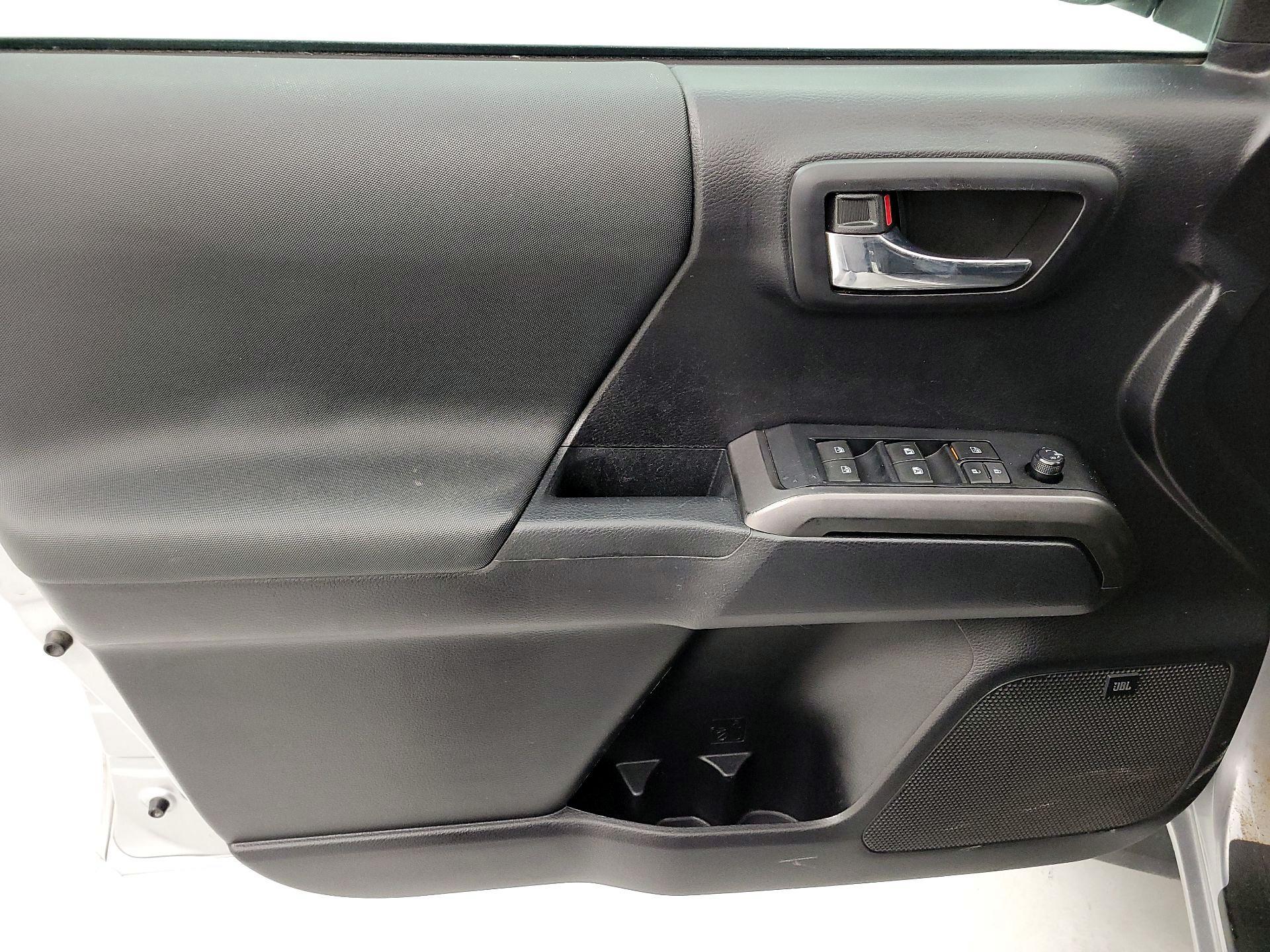 Thumbnail: 2021 Toyota Tacoma - 12