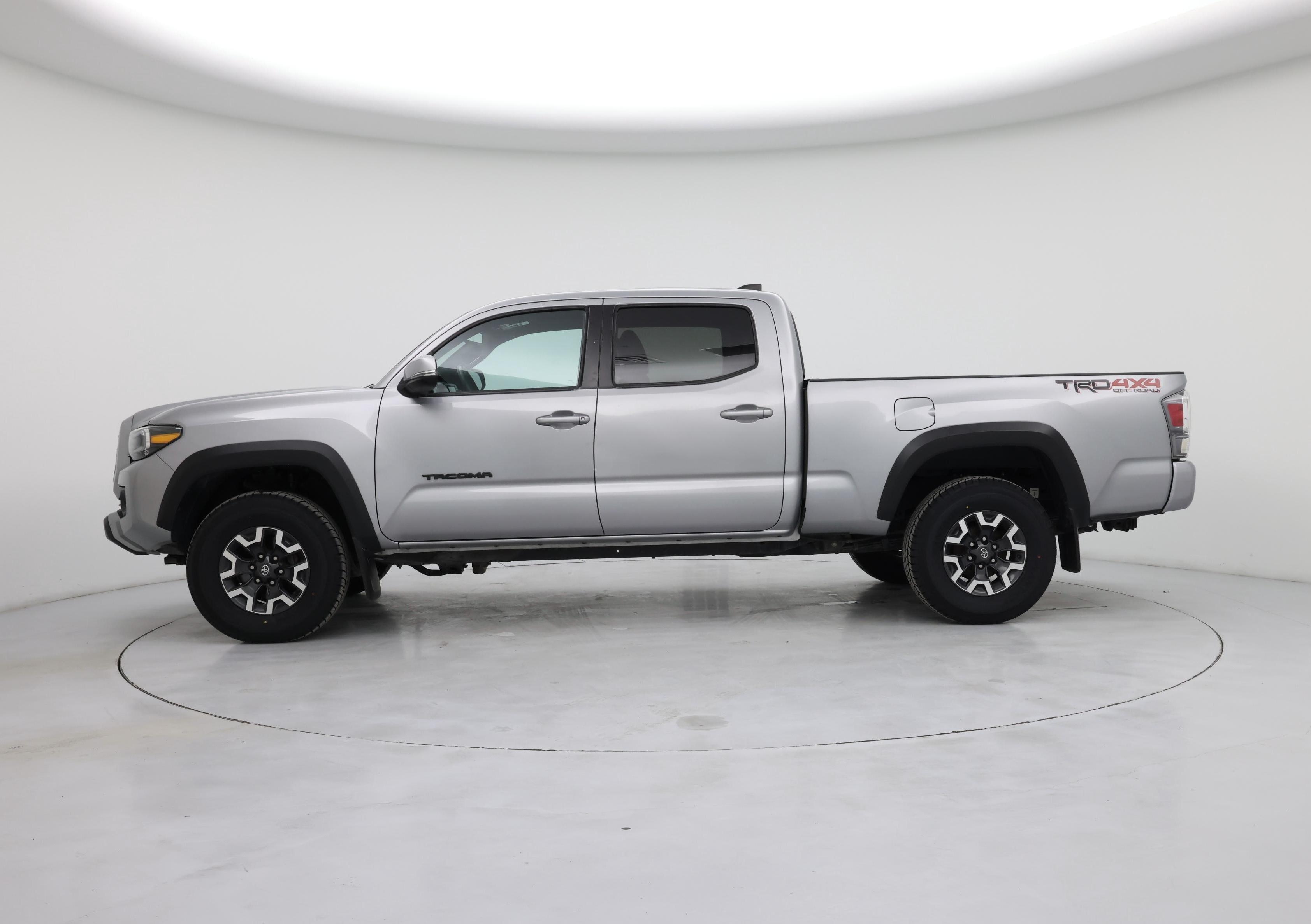 Thumbnail: 2021 Toyota Tacoma - 3