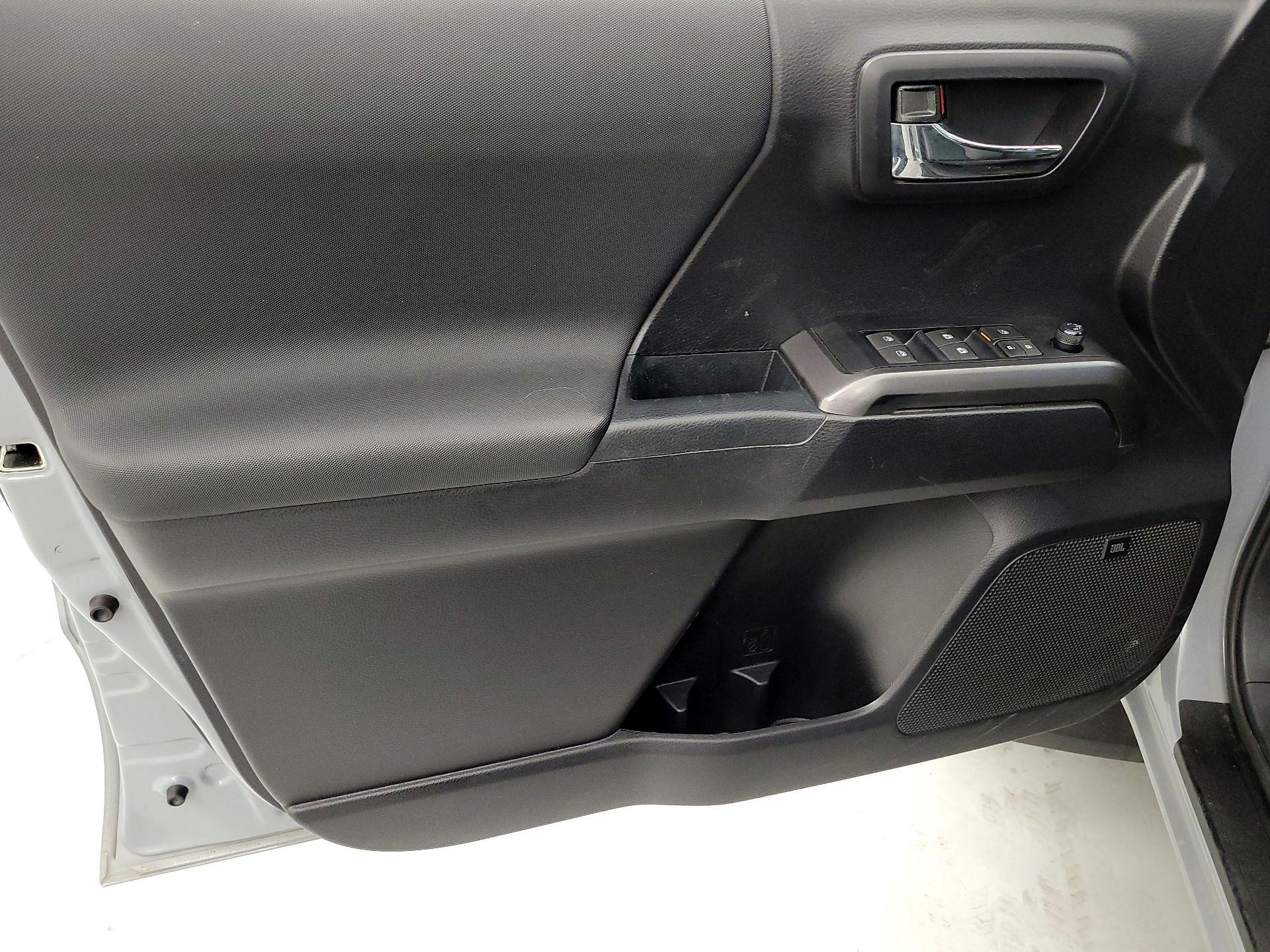 Thumbnail: 2021 Toyota Tacoma - 12