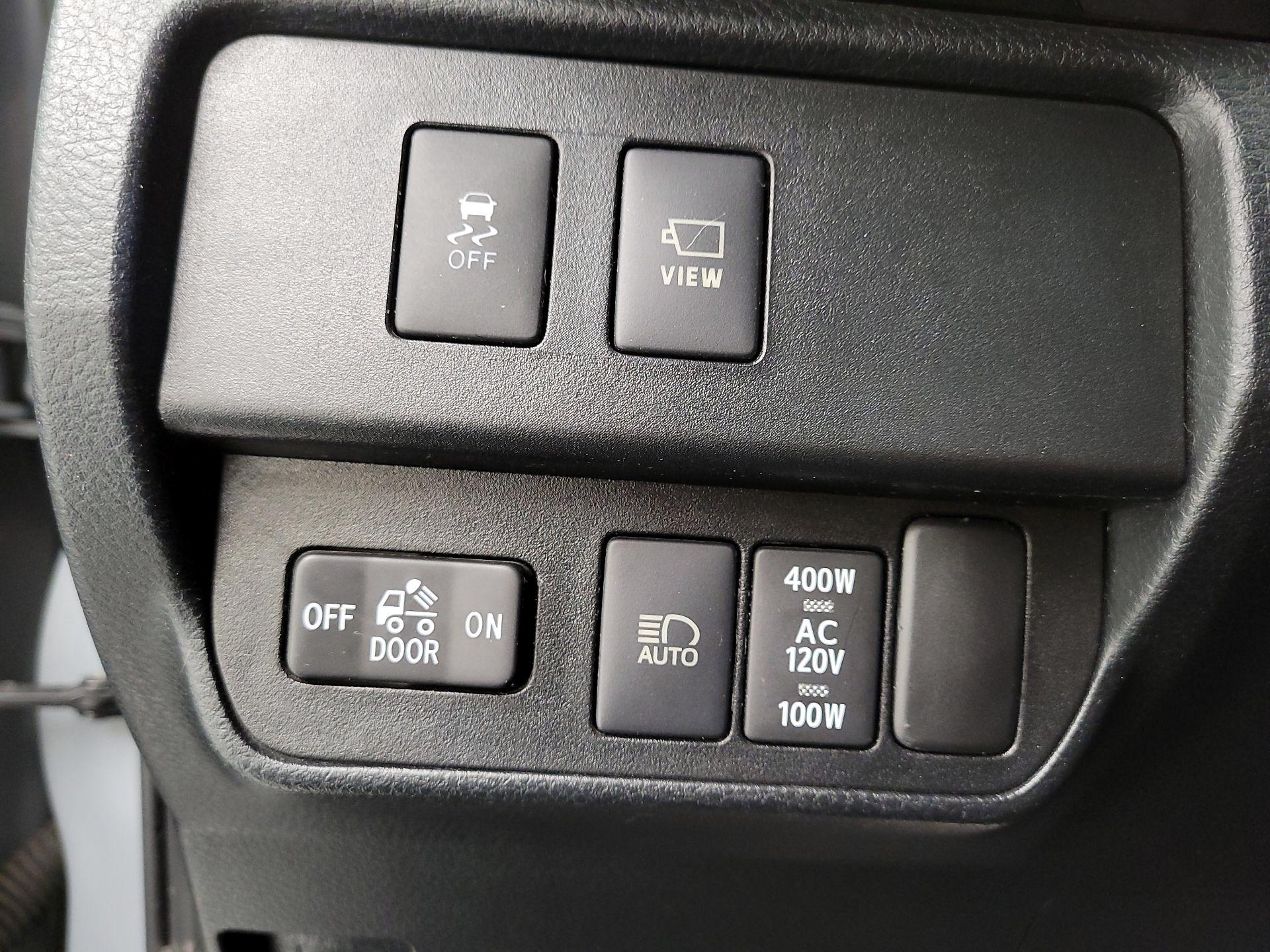 Thumbnail: 2021 Toyota Tacoma - 13