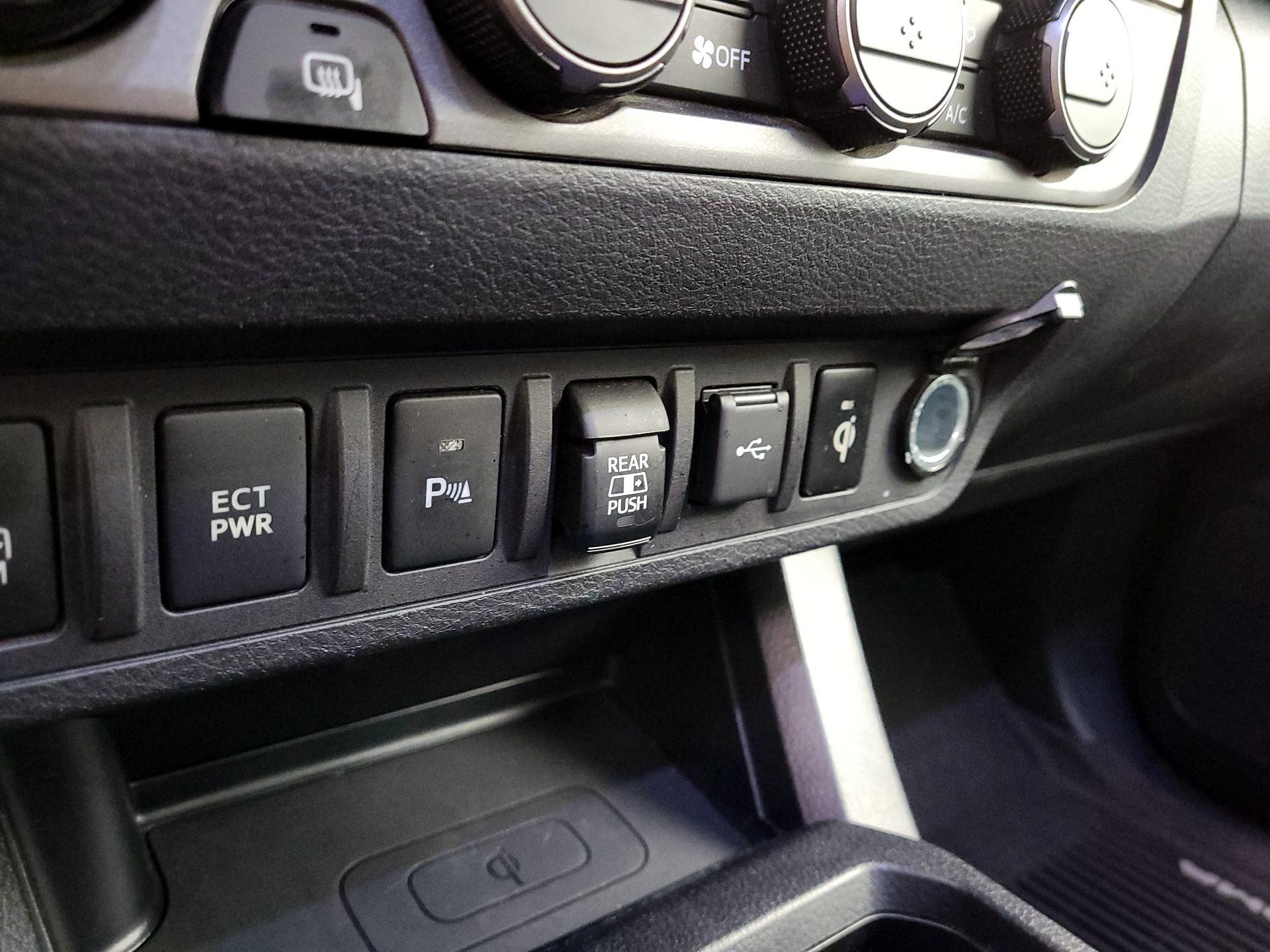 Thumbnail: 2021 Toyota Tacoma - 19