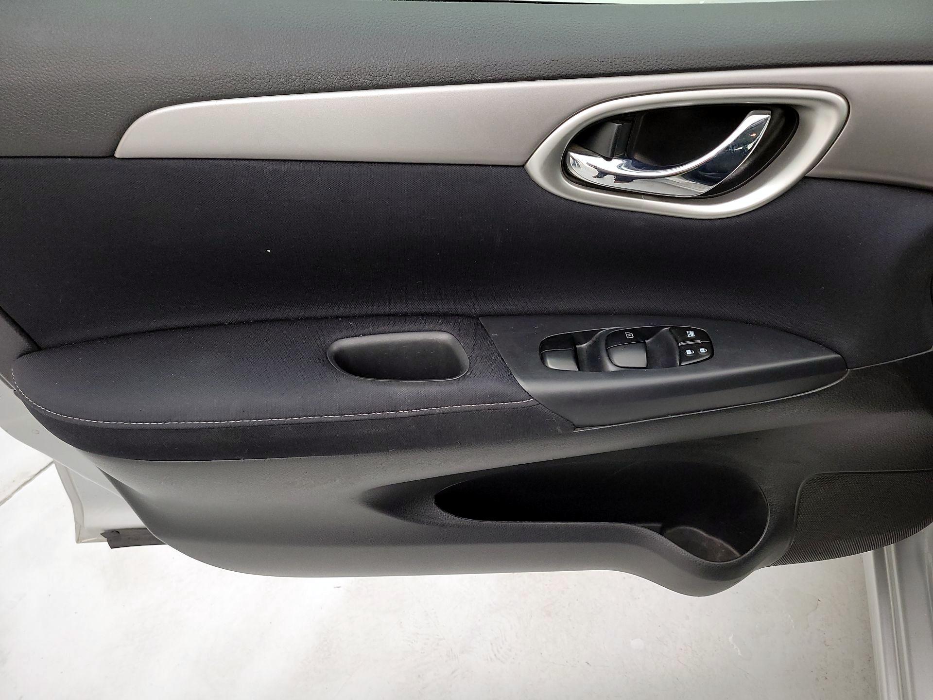 Thumbnail: 2014 Nissan Sentra - 12