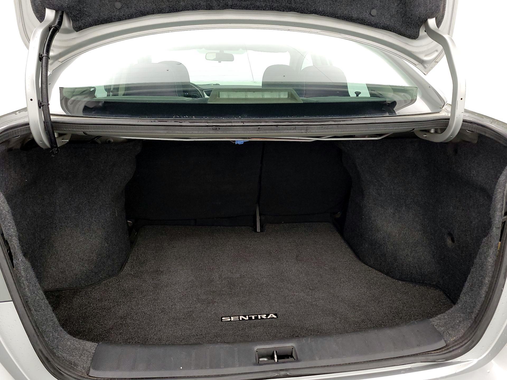 Thumbnail: 2014 Nissan Sentra - 20