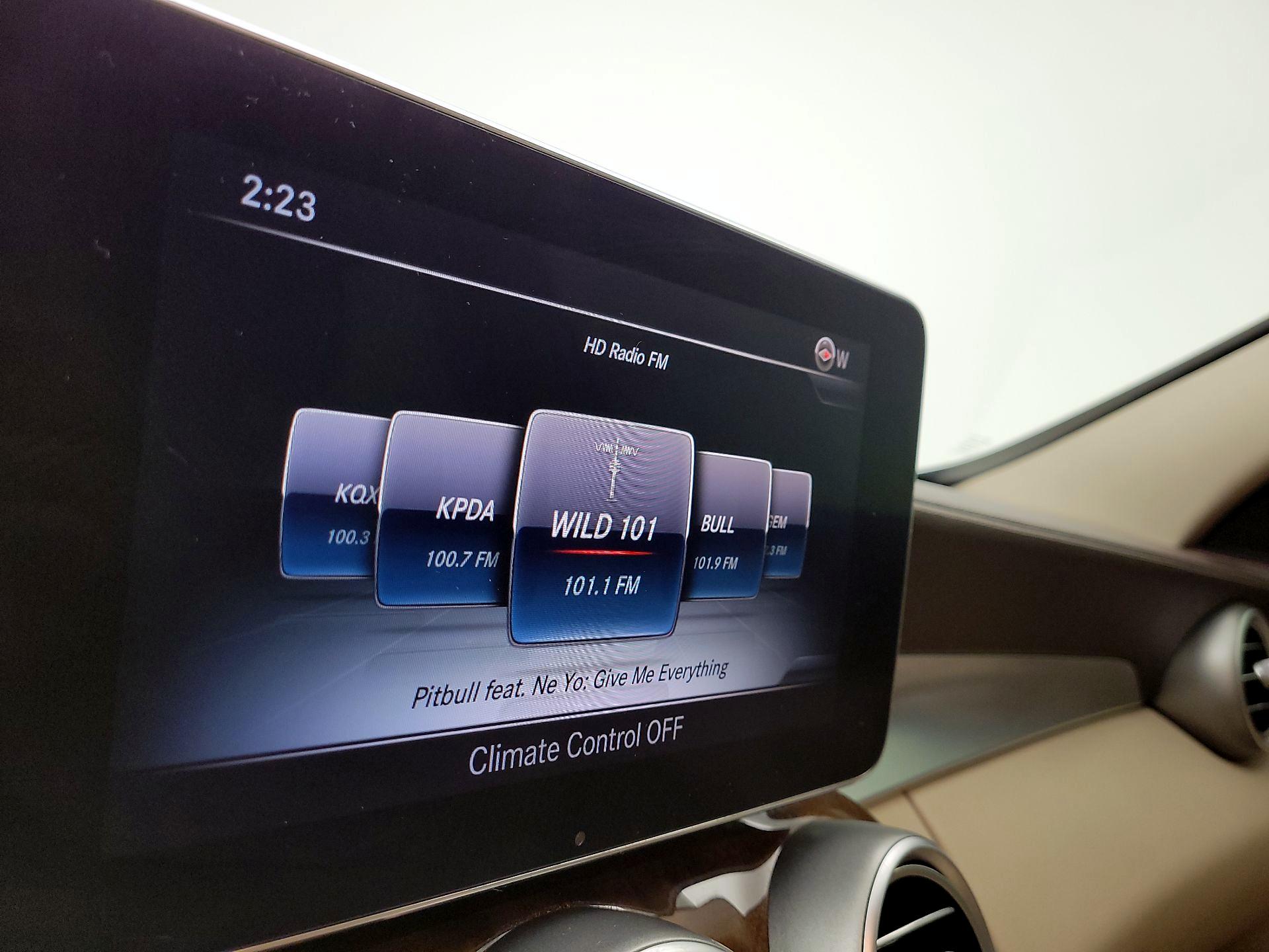 Thumbnail: 2015 Mercedes-Benz C-Class - 16