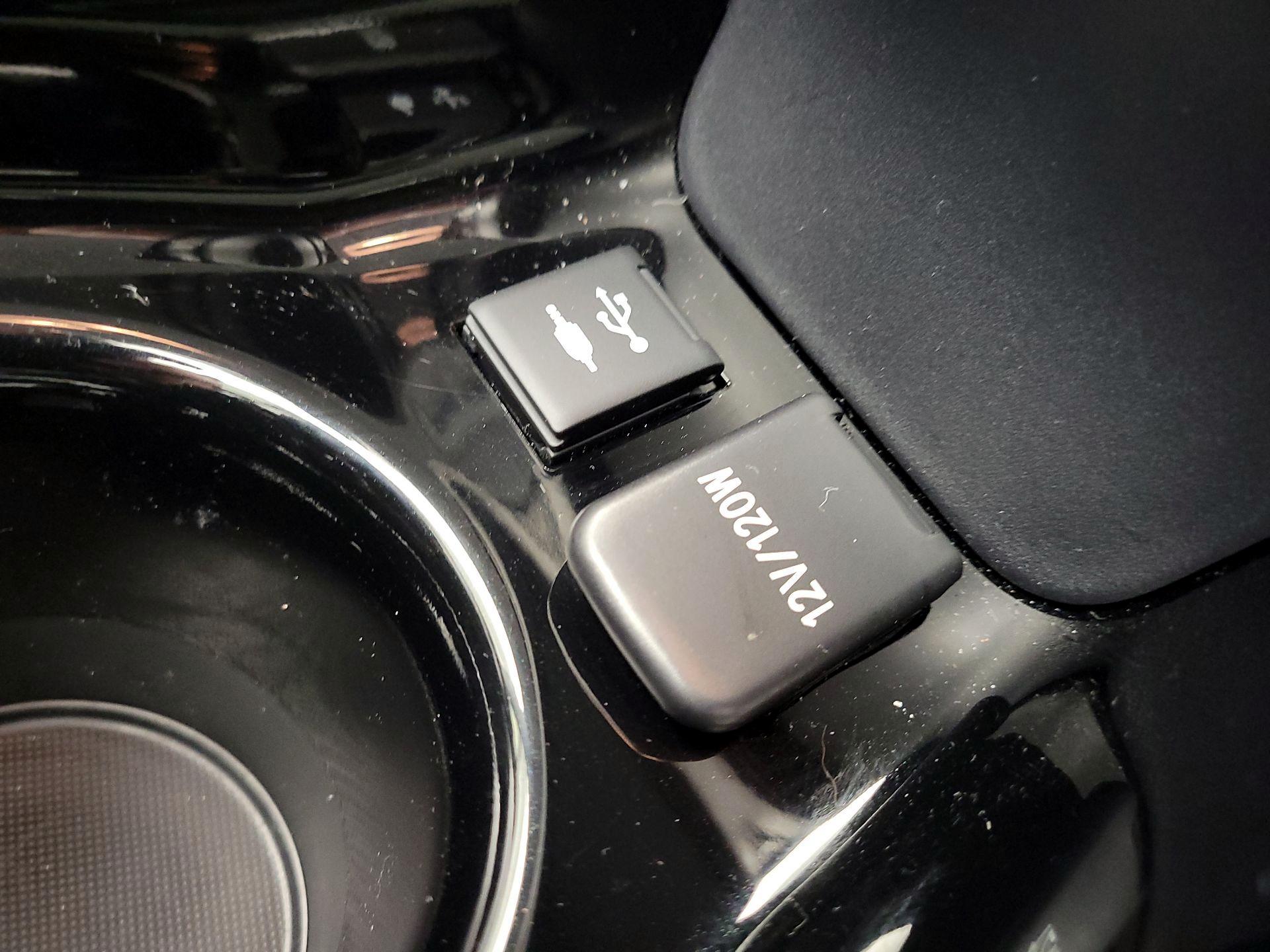 Thumbnail: 2022 Toyota Prius Prime - 19