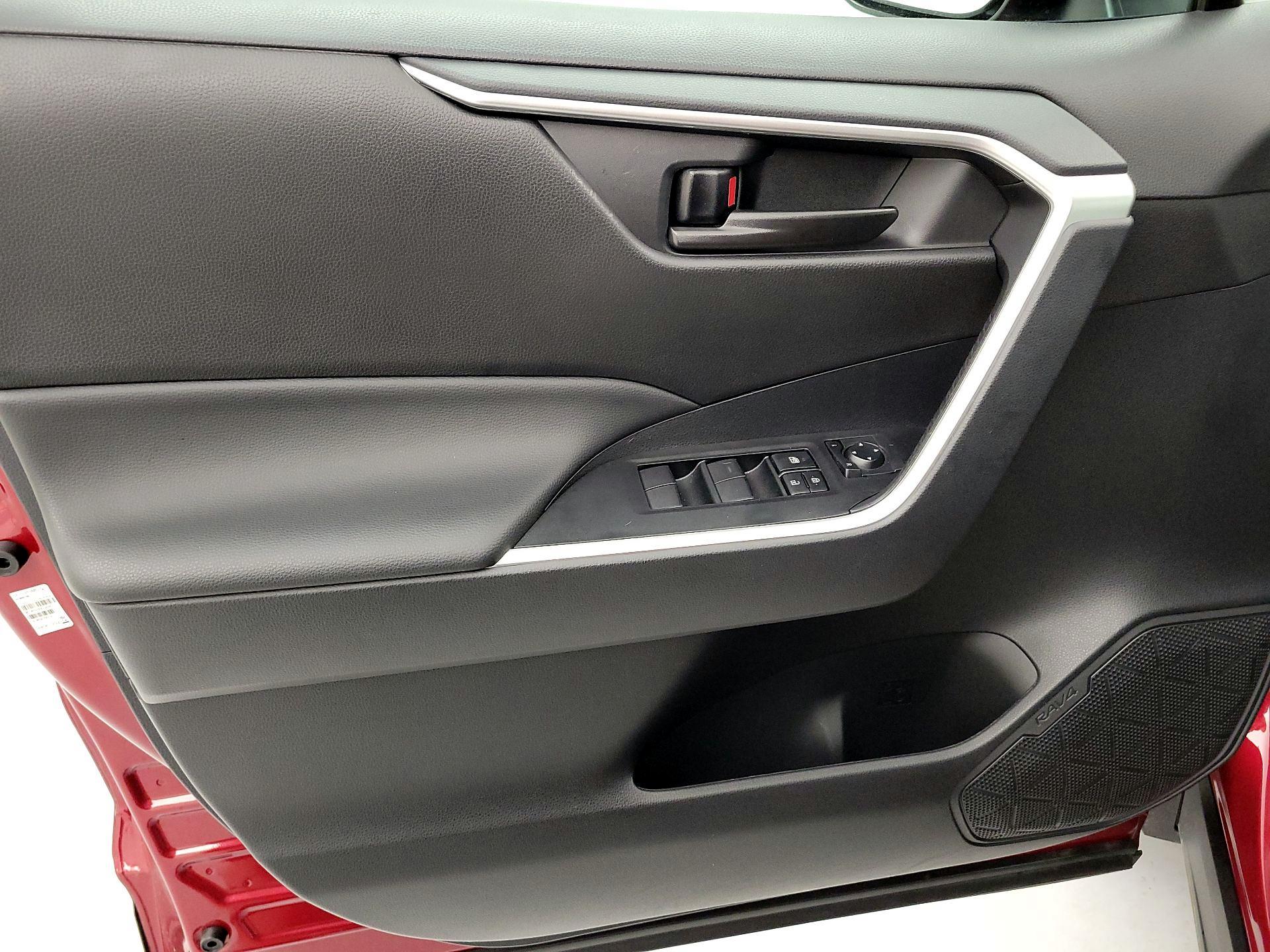 Thumbnail: 2024 Toyota RAV4 - 12