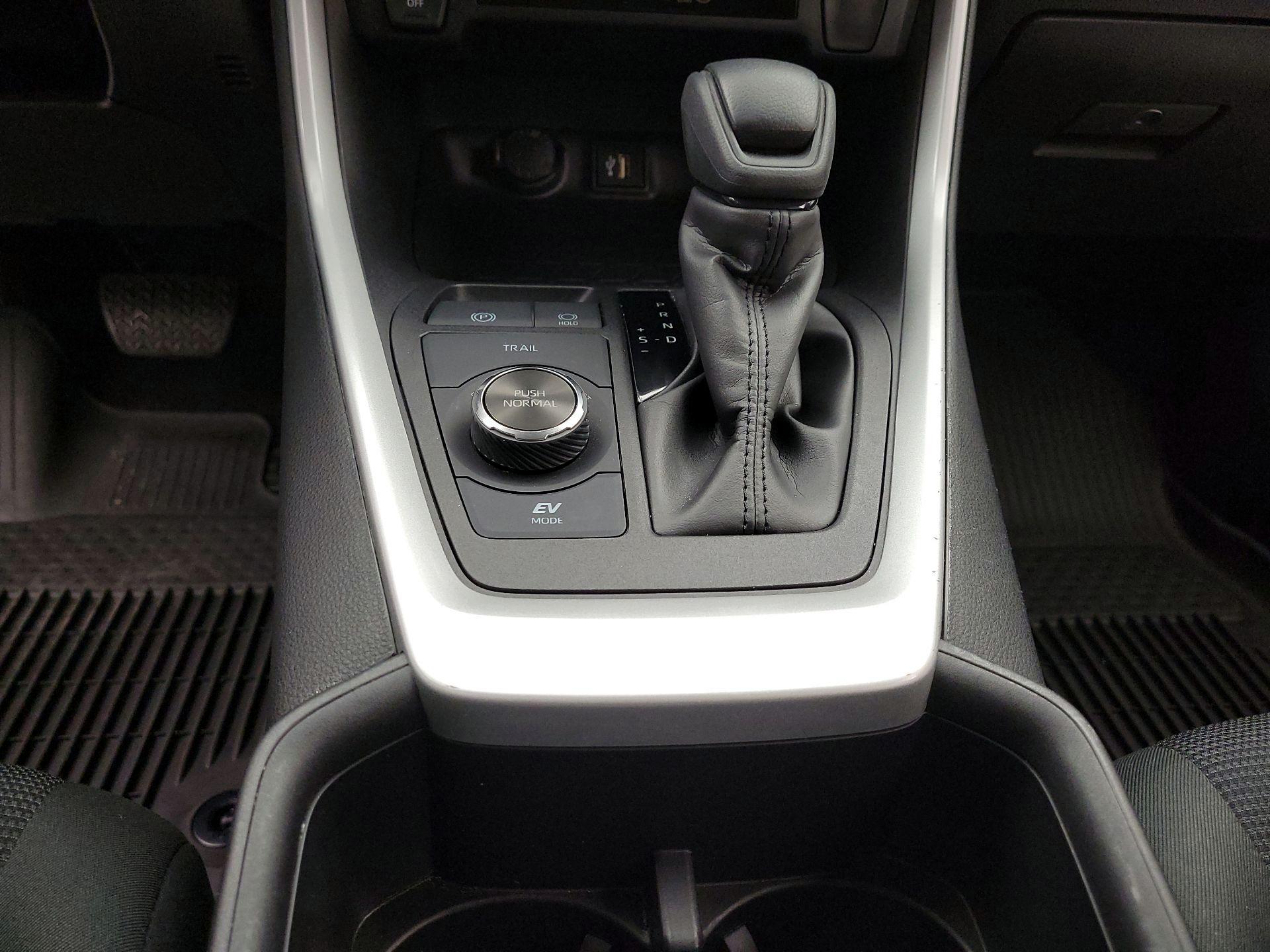 Thumbnail: 2024 Toyota RAV4 - 17