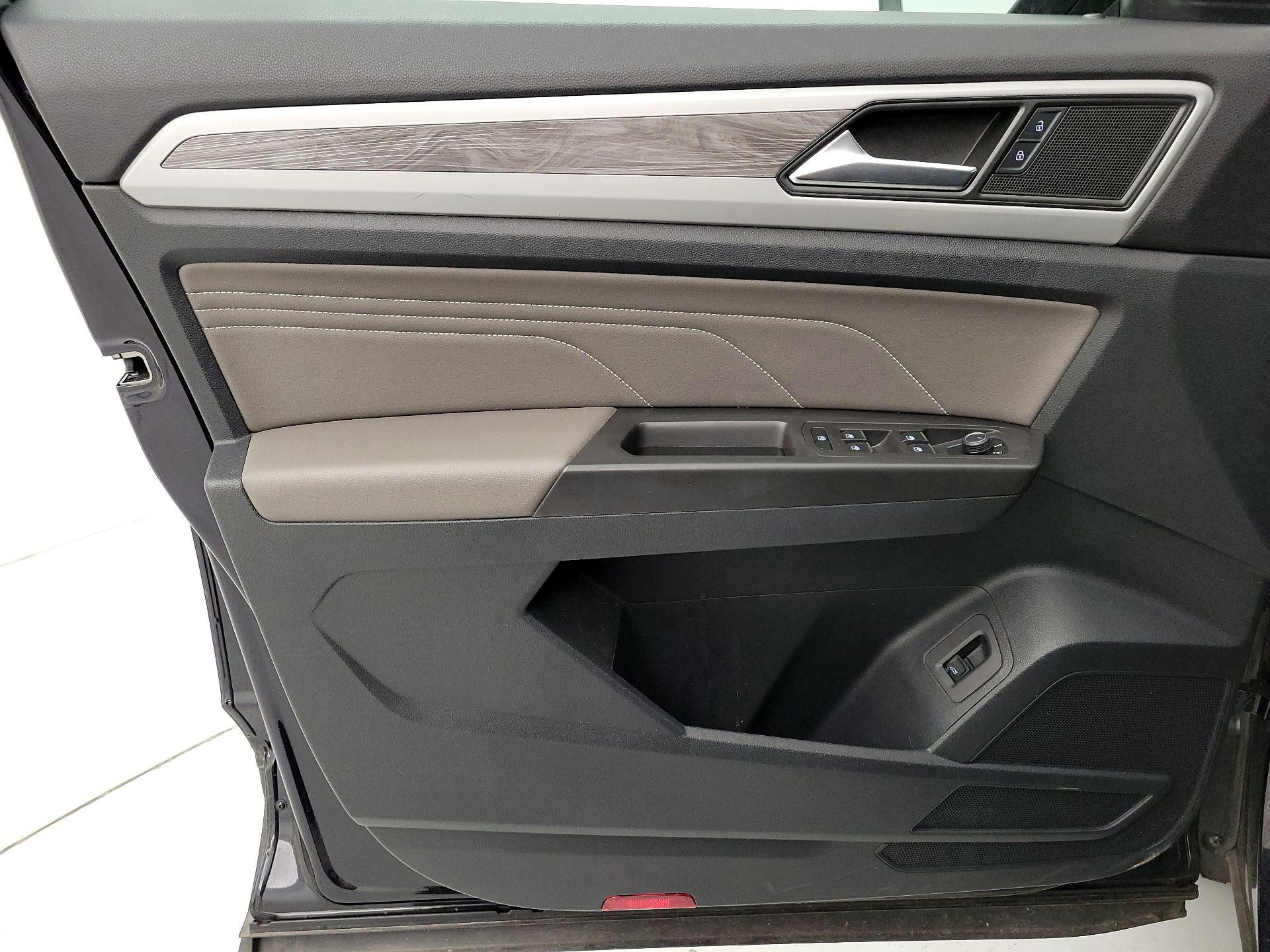 Thumbnail: 2023 Volkswagen Atlas - 12