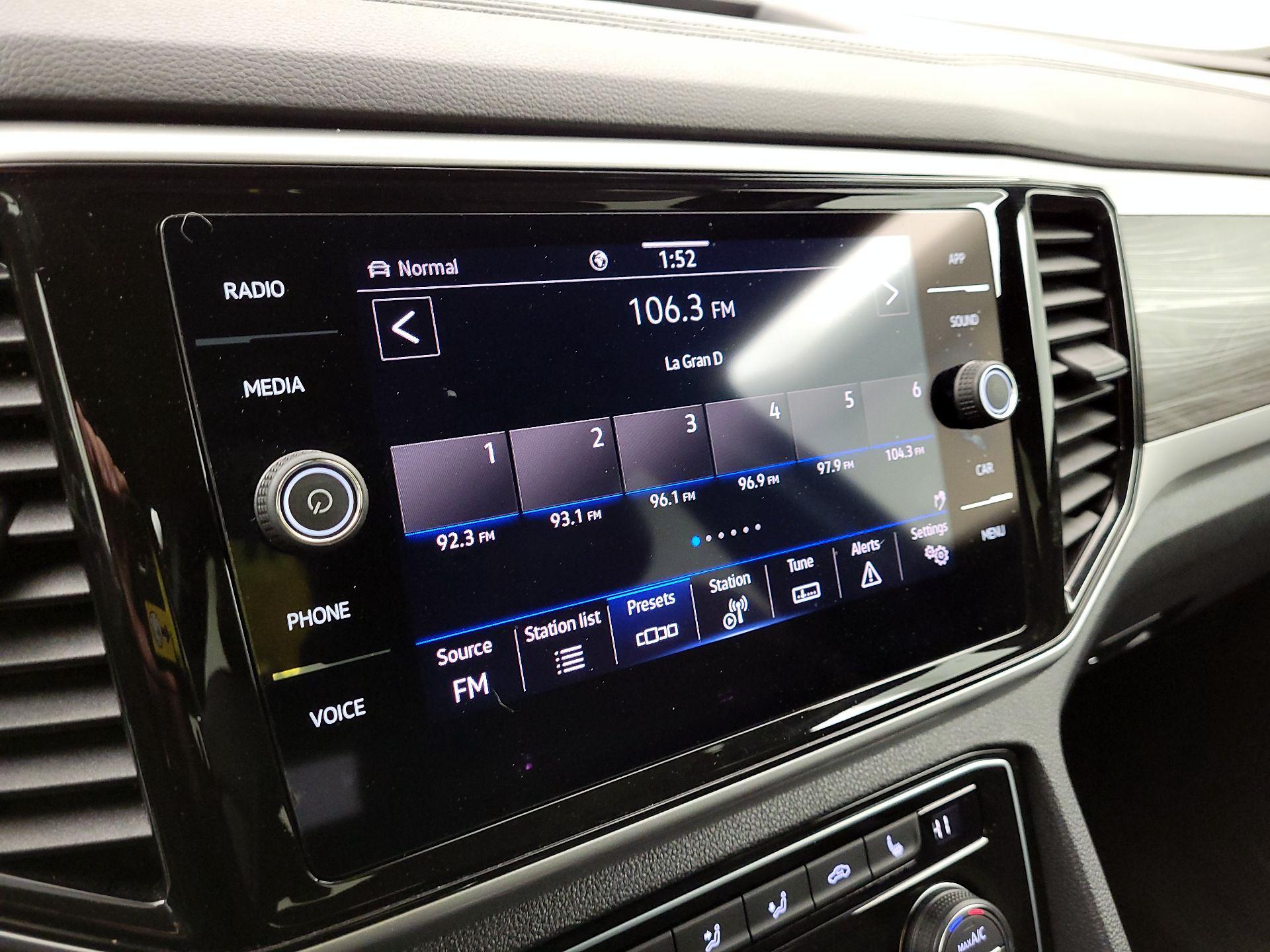 Thumbnail: 2023 Volkswagen Atlas - 16