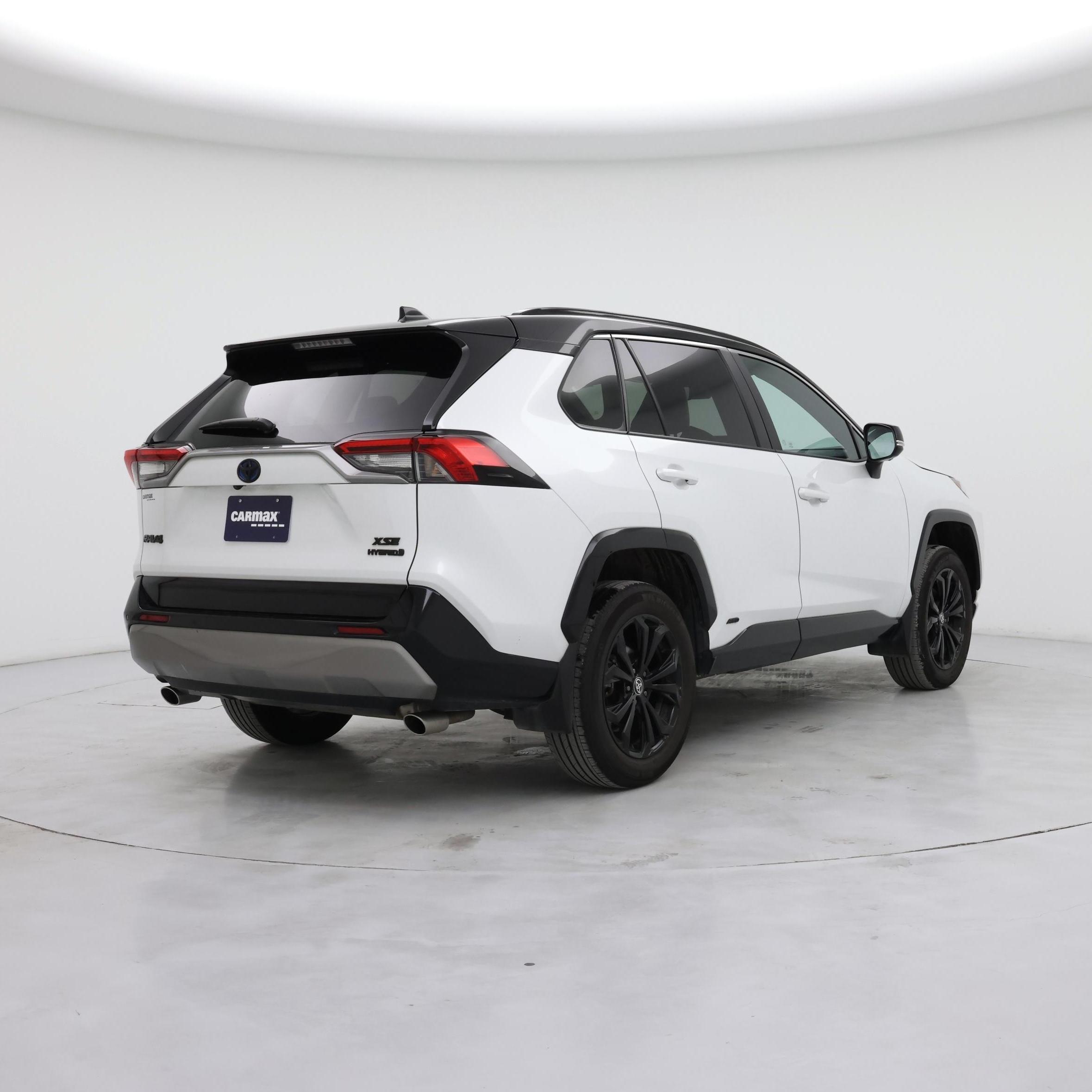 Thumbnail: 2023 Toyota RAV4 - 8