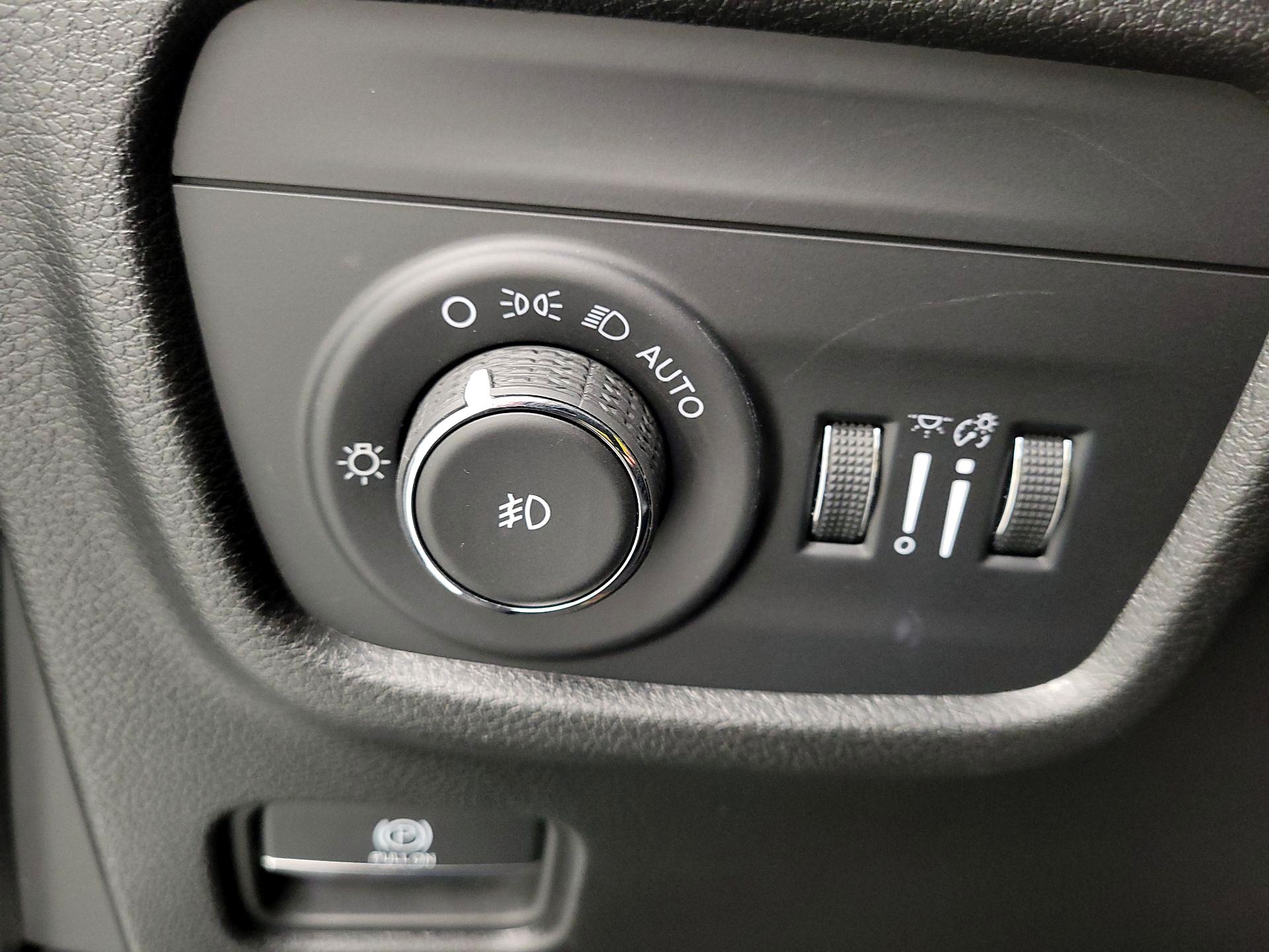 Thumbnail: 2022 Jeep Grand Cherokee - 13