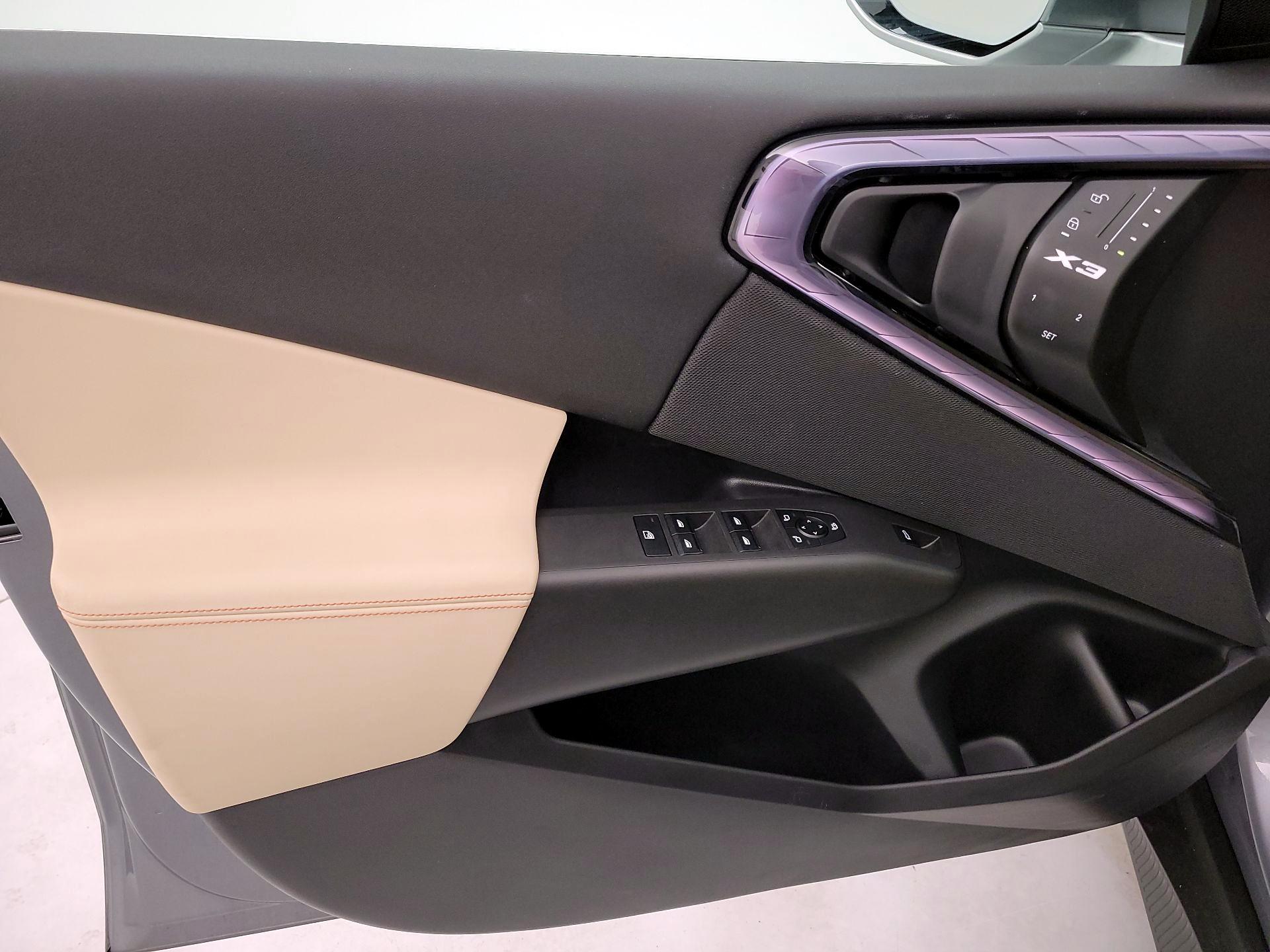 Thumbnail: 2025 BMW X3 - 12