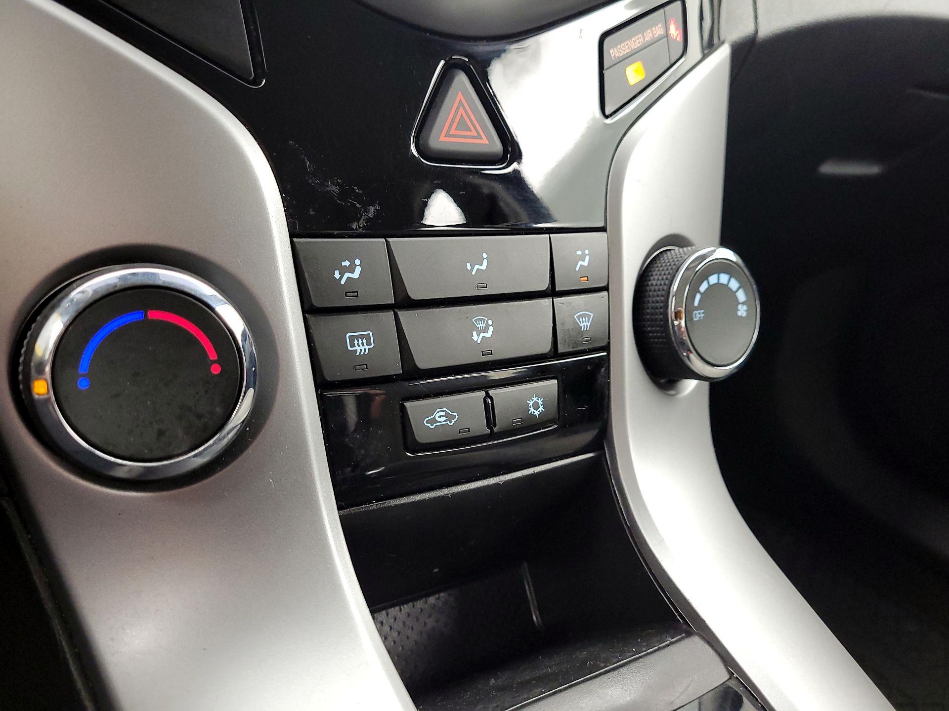 Thumbnail: 2015 Chevrolet Cruze - 16