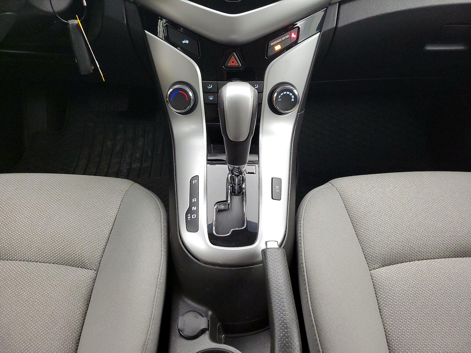 Thumbnail: 2015 Chevrolet Cruze - 17