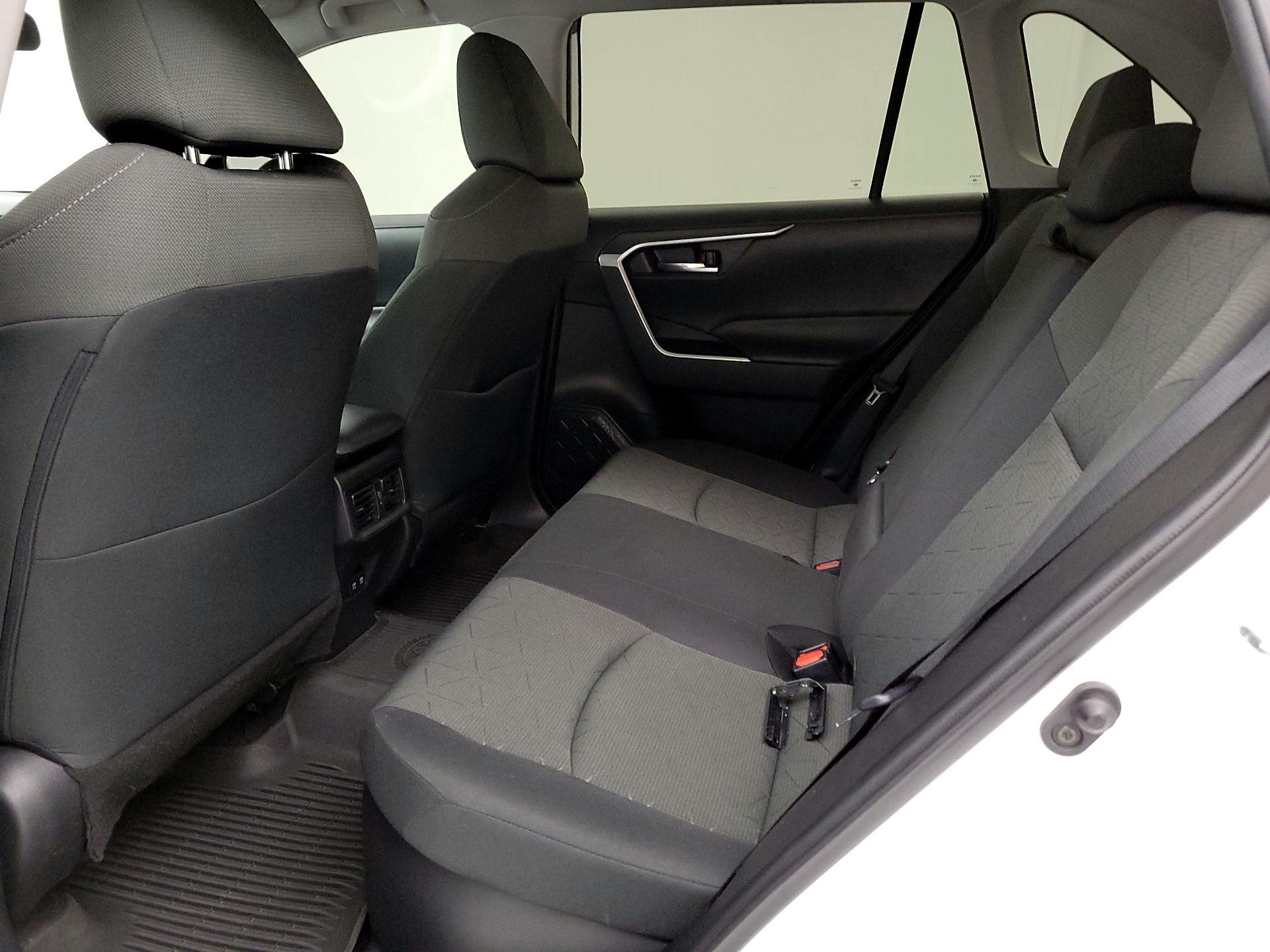 Thumbnail: 2021 Toyota RAV4 - 19