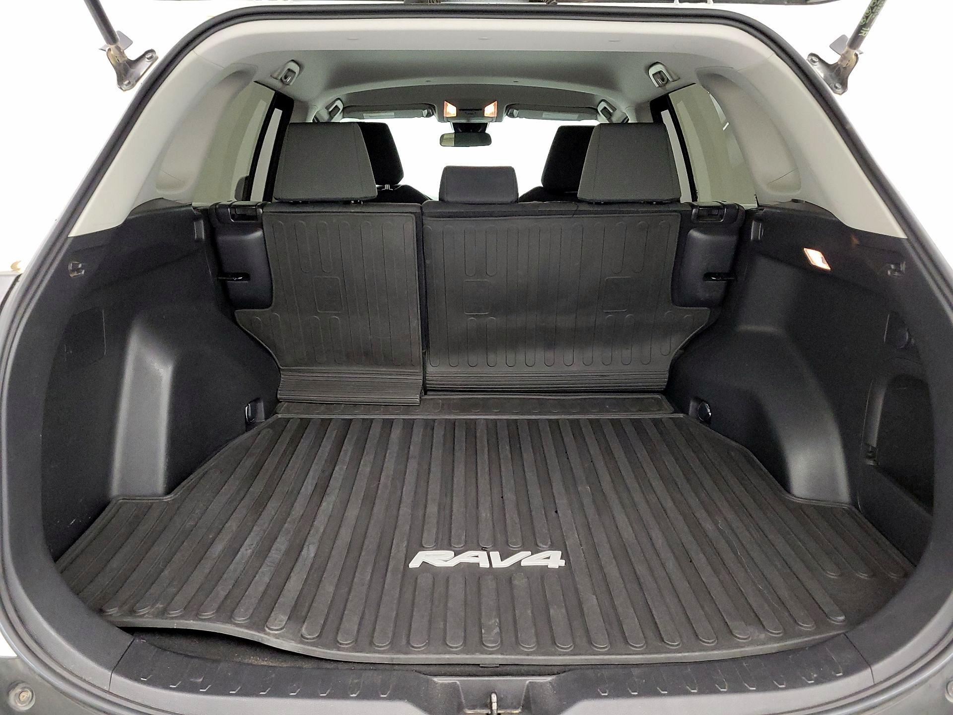 Thumbnail: 2021 Toyota RAV4 - 20