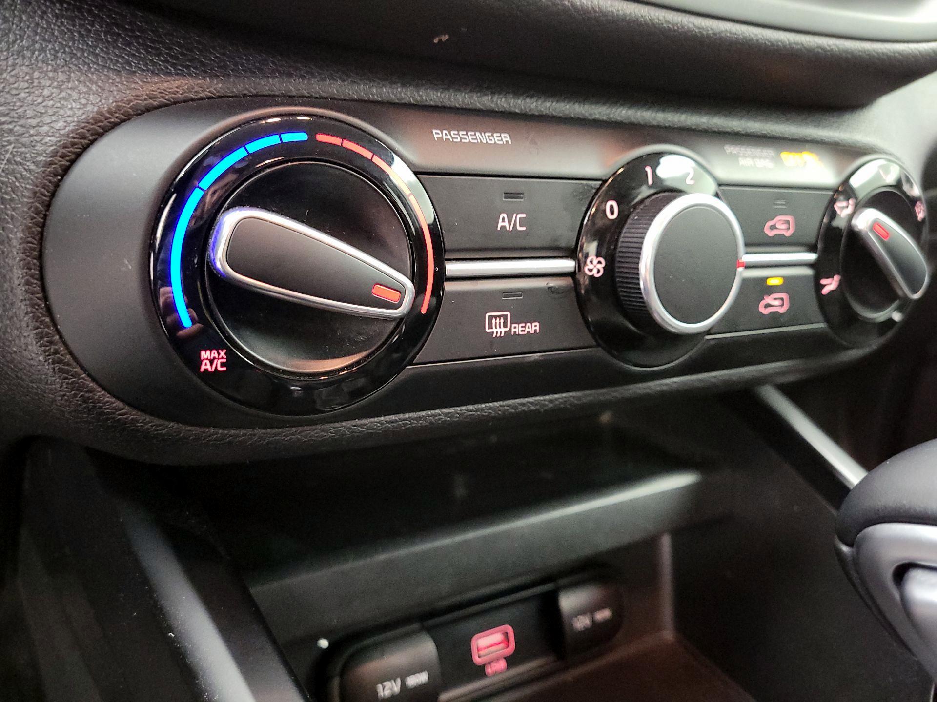 Thumbnail: 2020 Kia Soul - 16