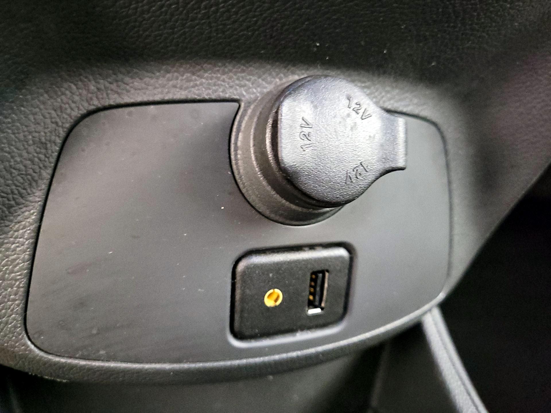 Thumbnail: 2014 Chevrolet Spark - 17