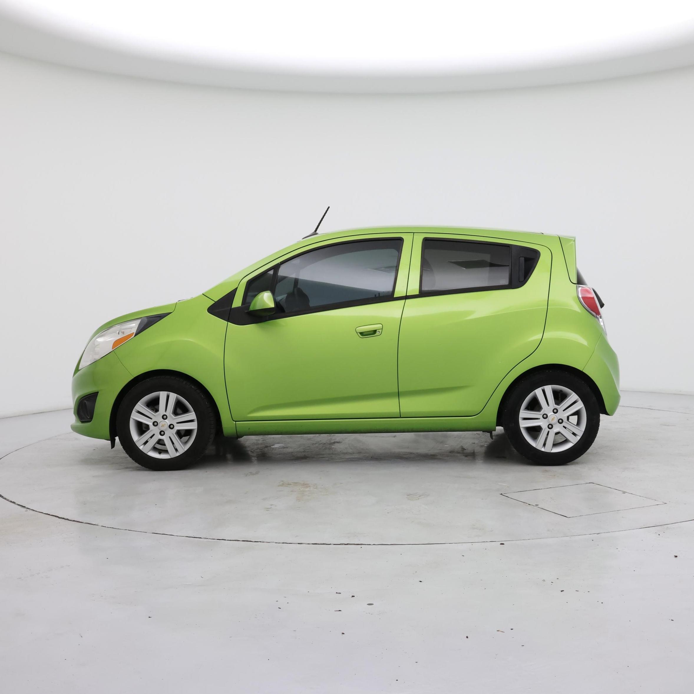 Thumbnail: 2014 Chevrolet Spark - 3