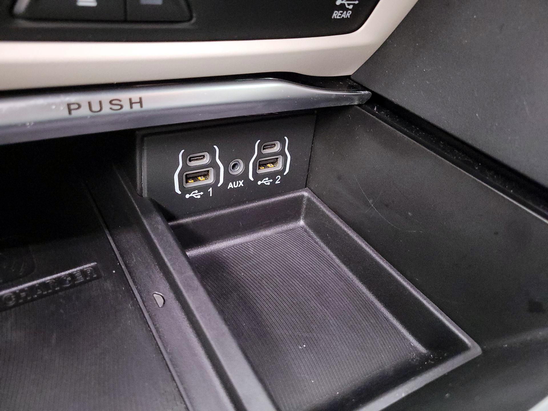 Thumbnail: 2023 Chrysler Pacifica - 19