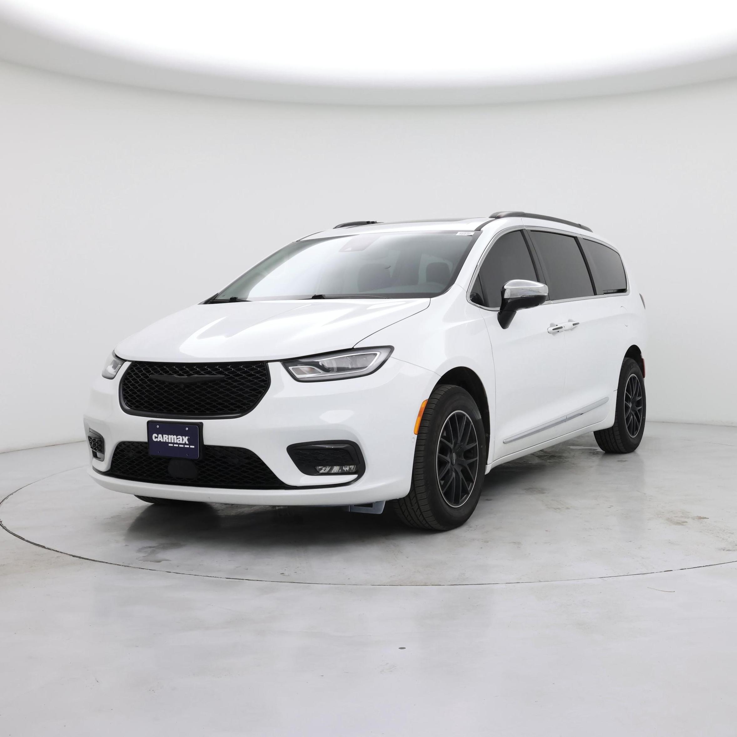 Thumbnail: 2023 Chrysler Pacifica - 4