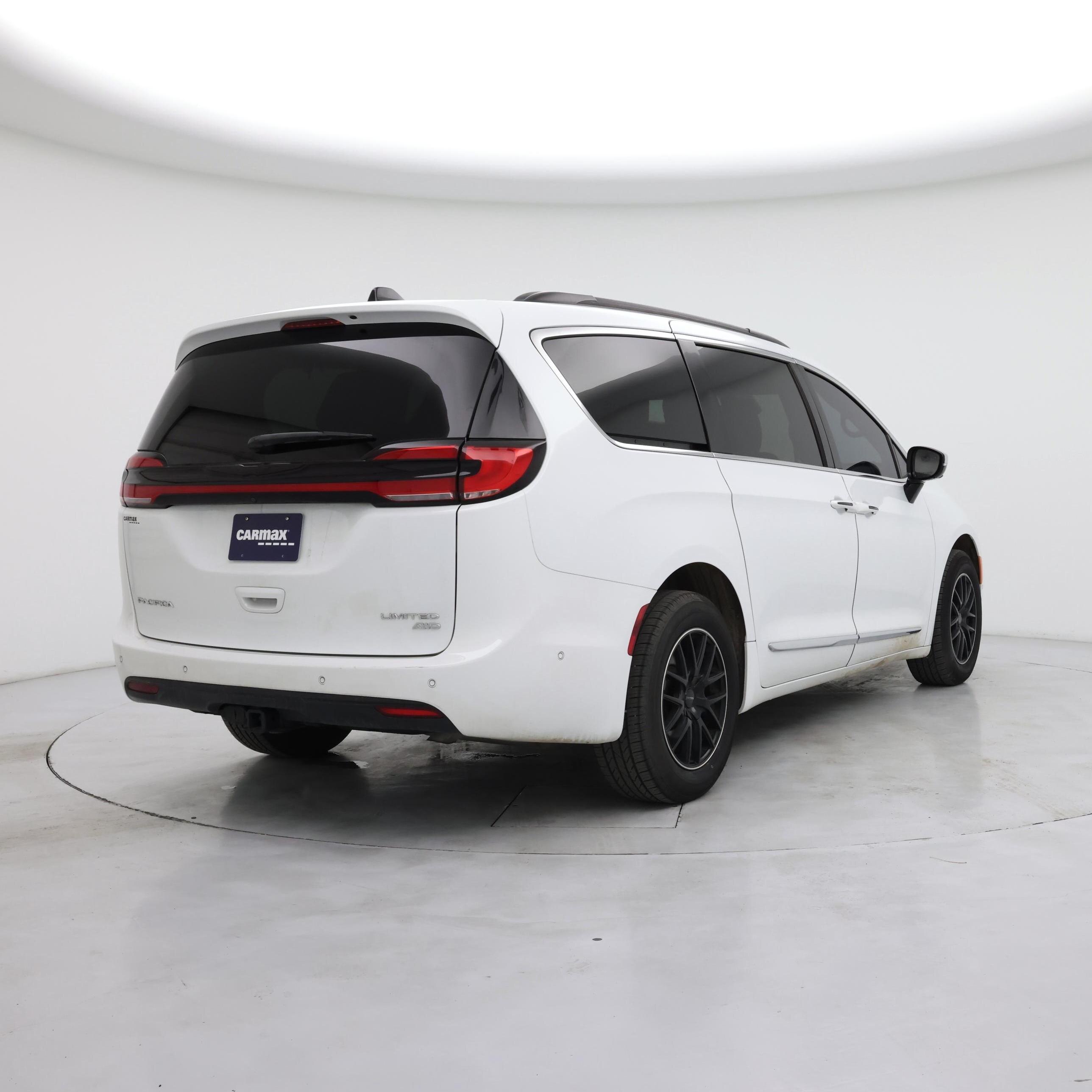 Thumbnail: 2023 Chrysler Pacifica - 8