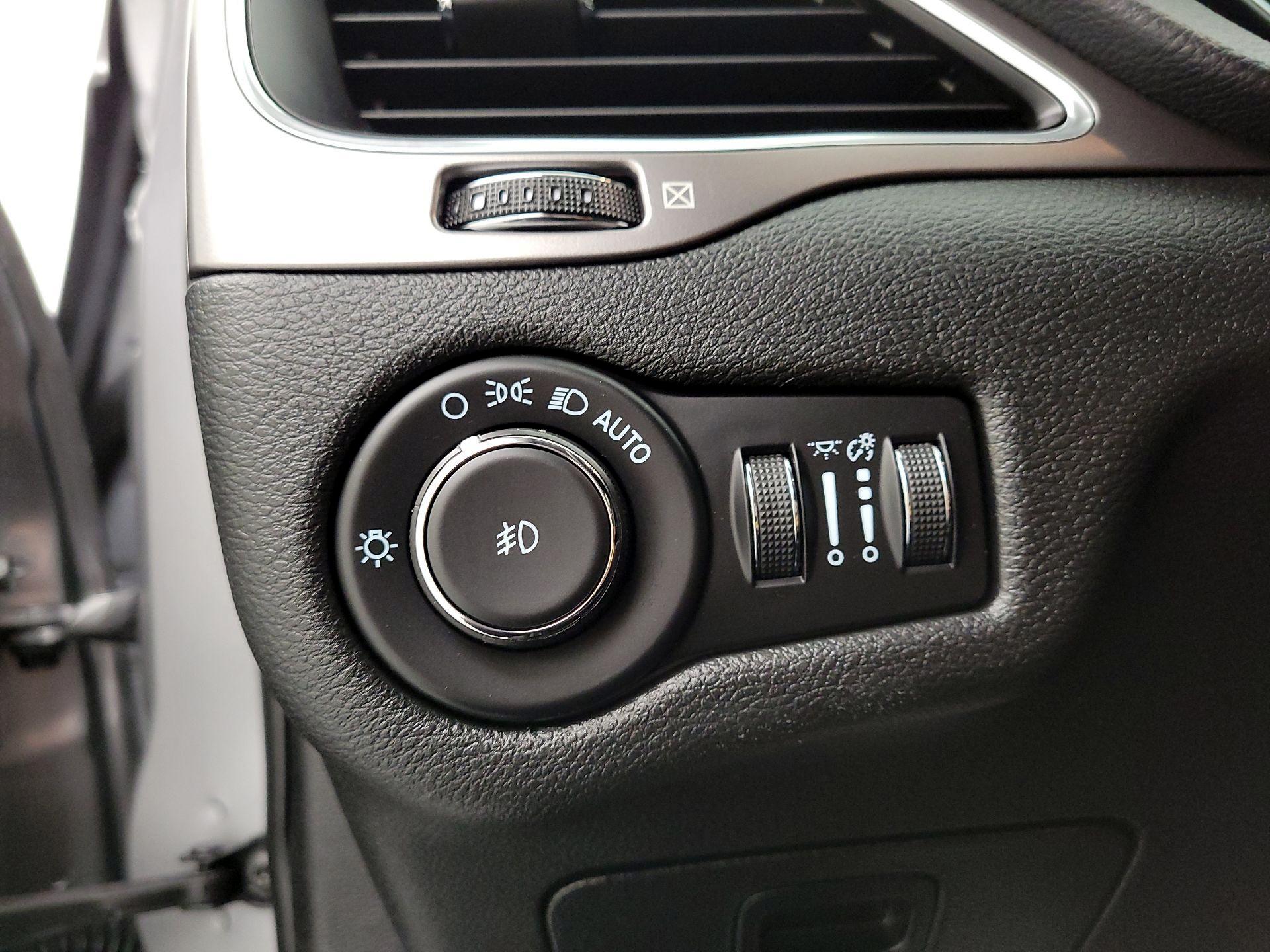 Thumbnail: 2021 Jeep Cherokee - 13