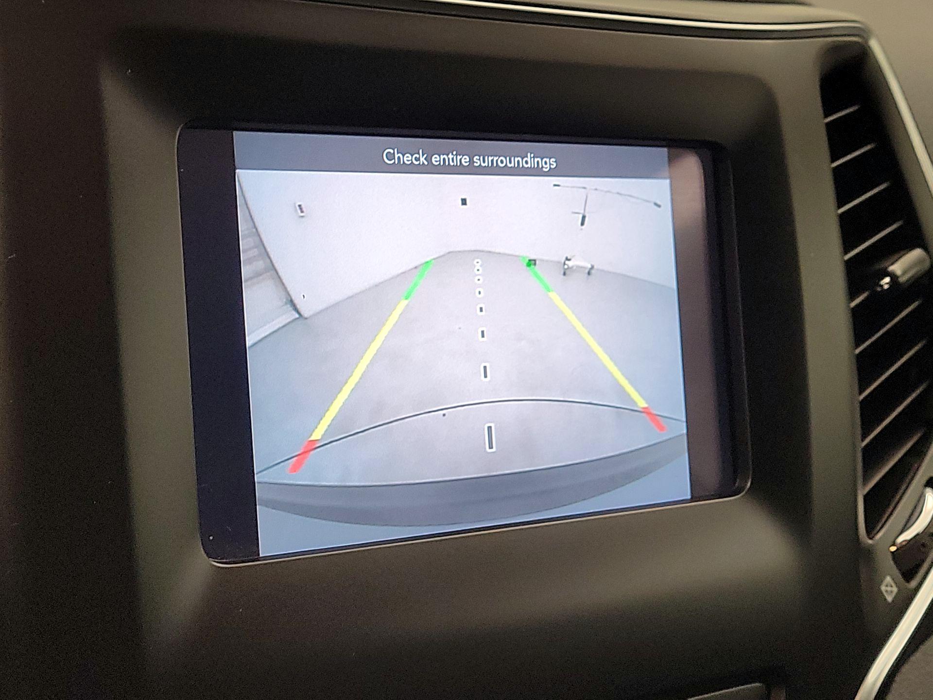 Thumbnail: 2021 Jeep Cherokee - 14