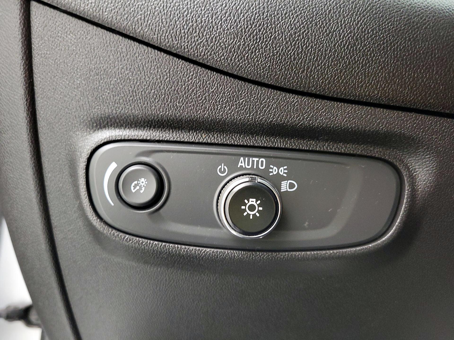 Thumbnail: 2022 Chevrolet Equinox - 13