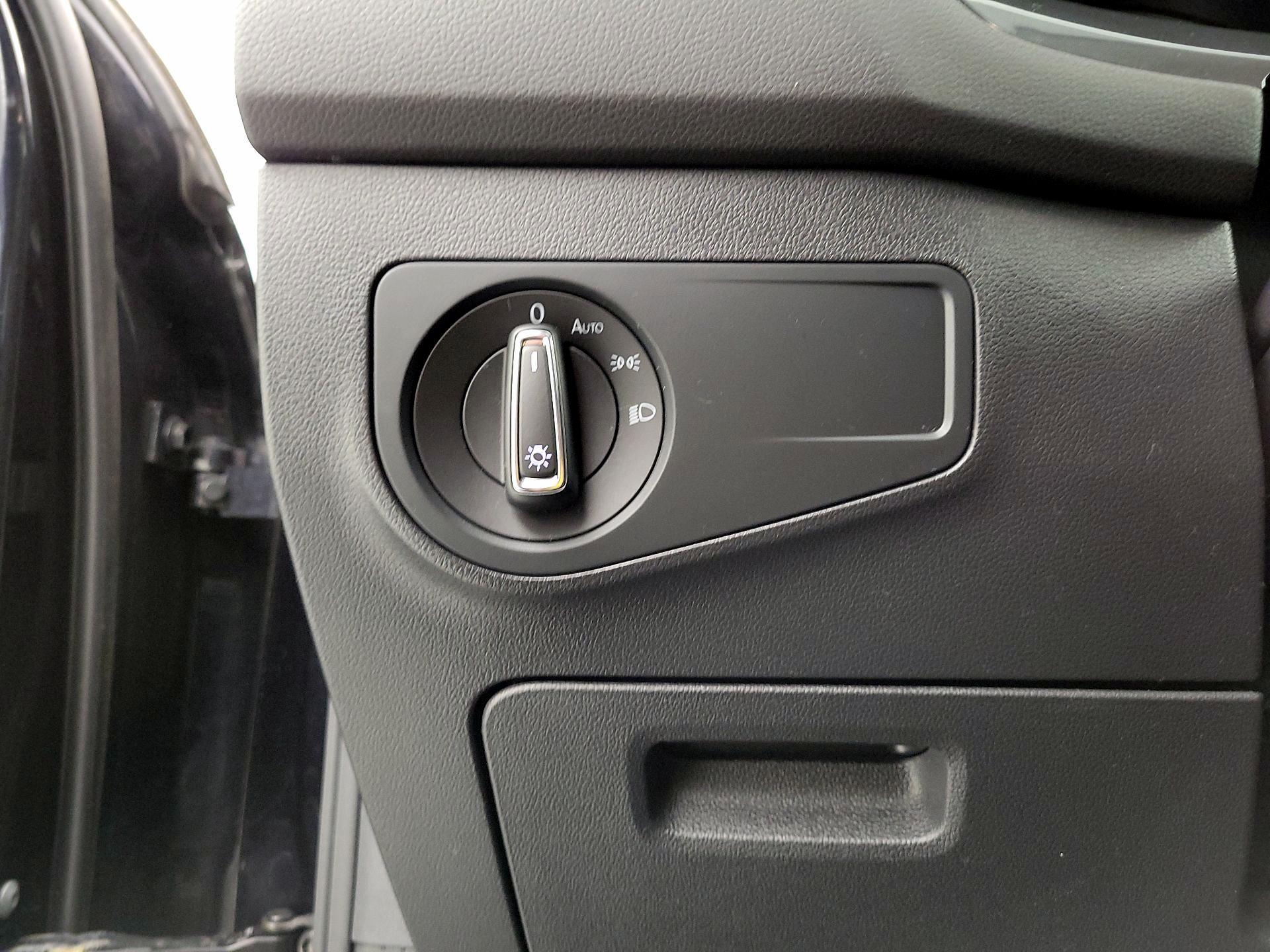 Thumbnail: 2019 Volkswagen Tiguan - 13