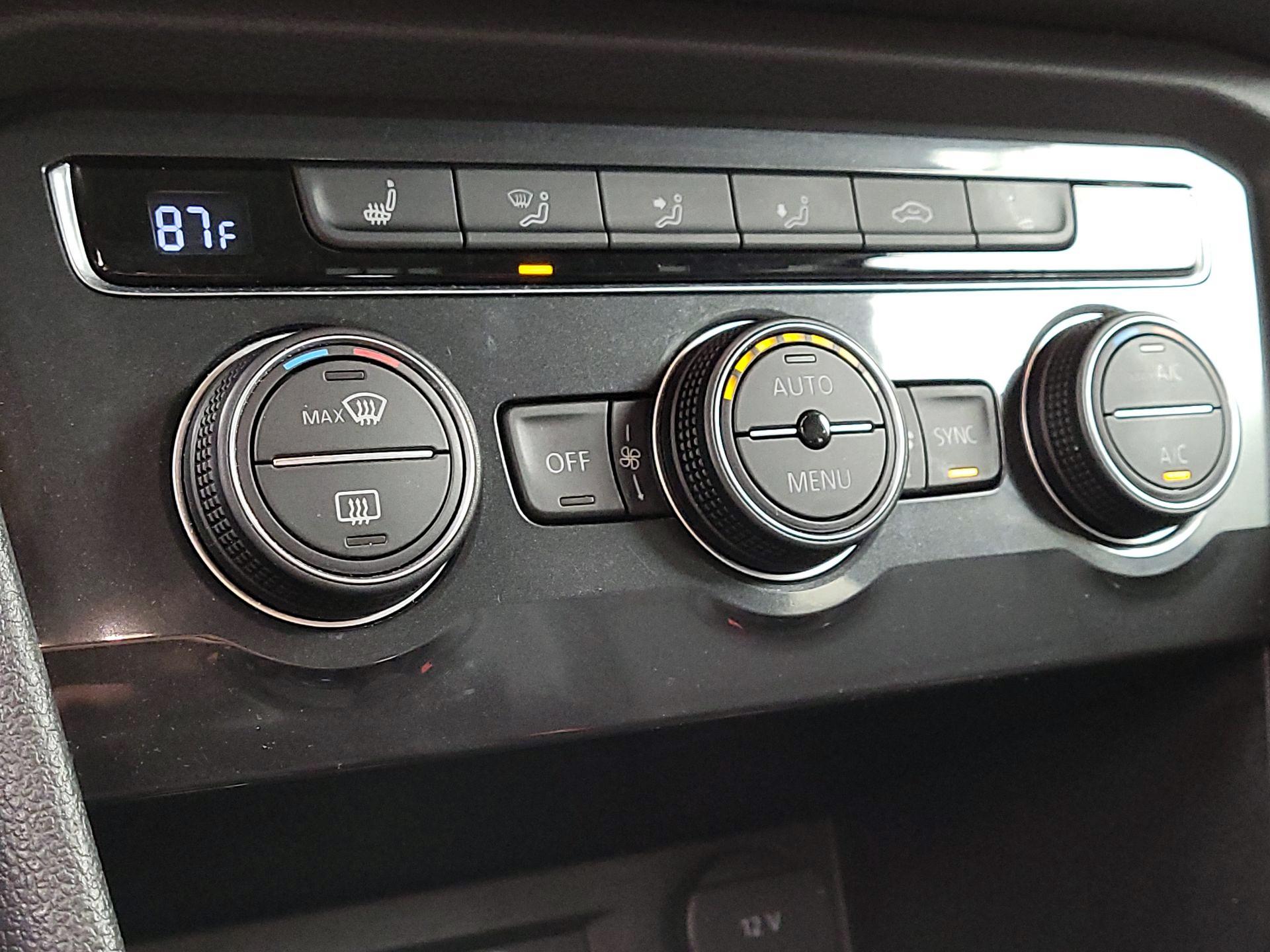 Thumbnail: 2019 Volkswagen Tiguan - 16