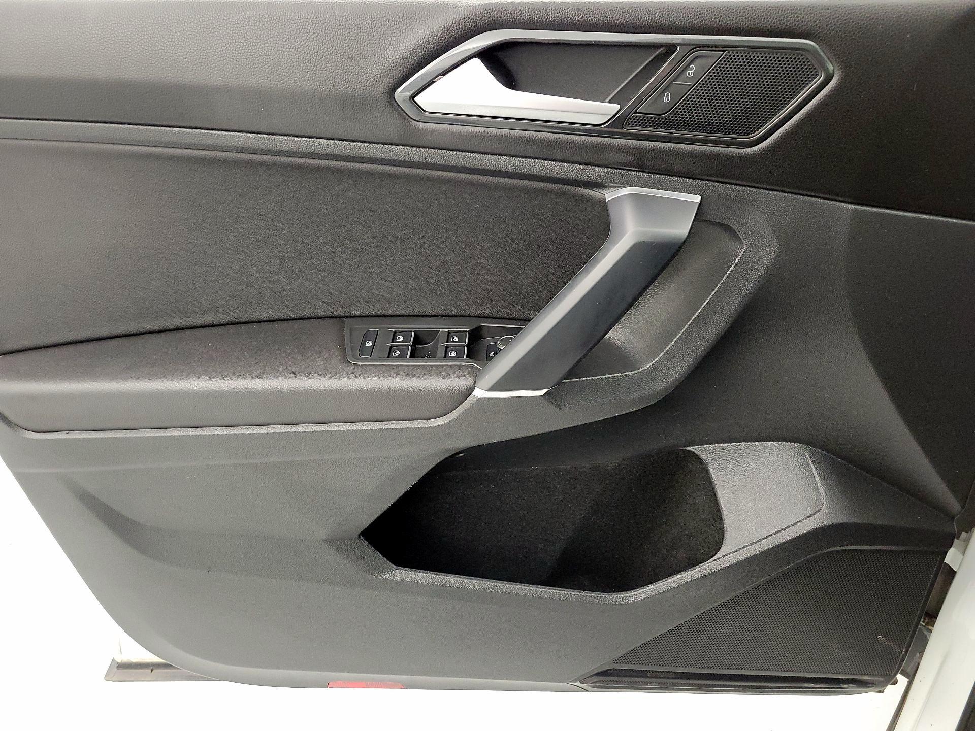 Thumbnail: 2018 Volkswagen Tiguan - 12