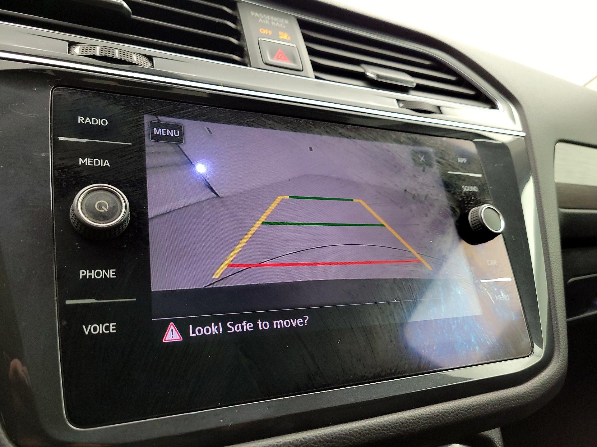 Thumbnail: 2018 Volkswagen Tiguan - 14