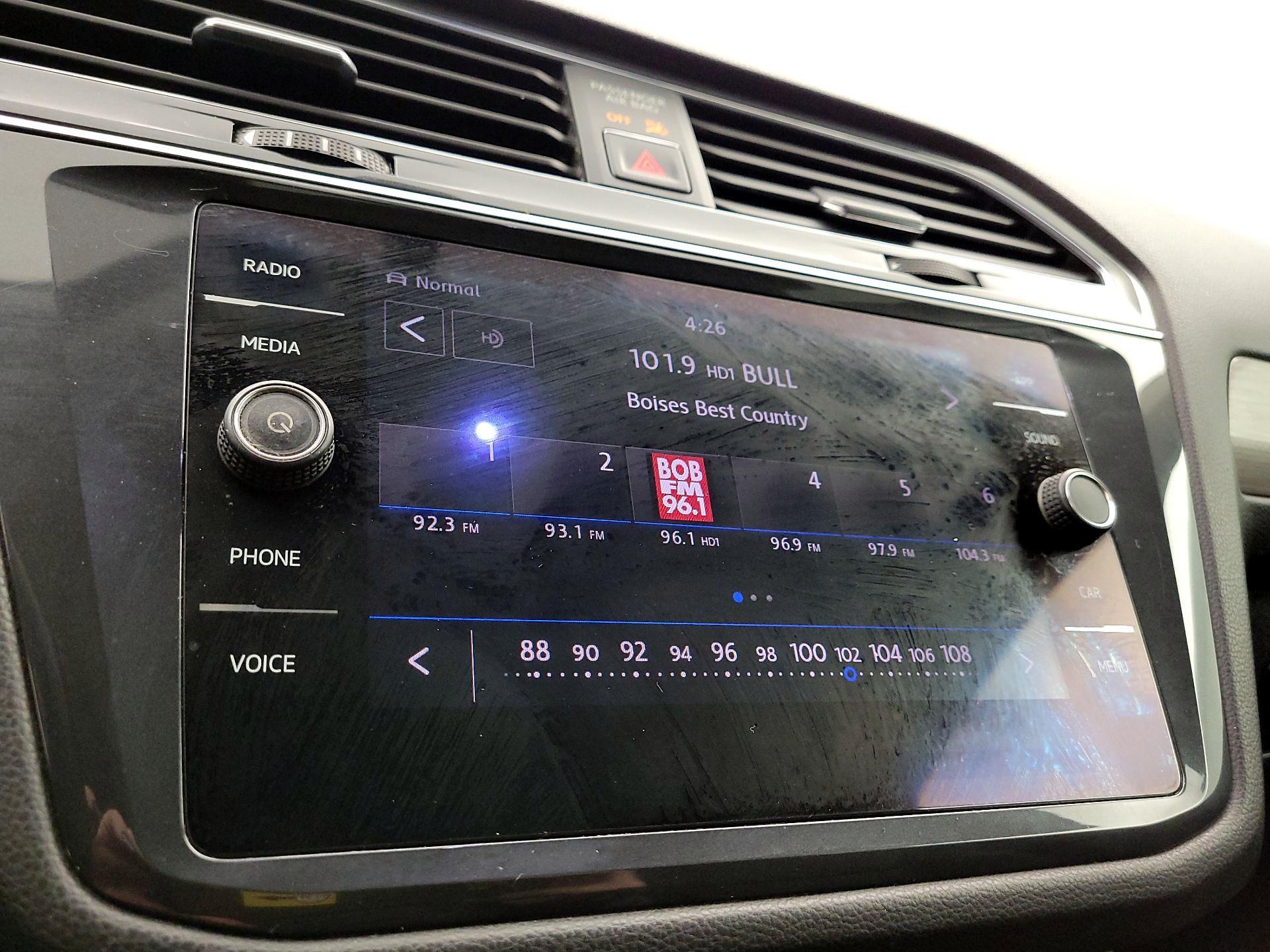 Thumbnail: 2018 Volkswagen Tiguan - 15