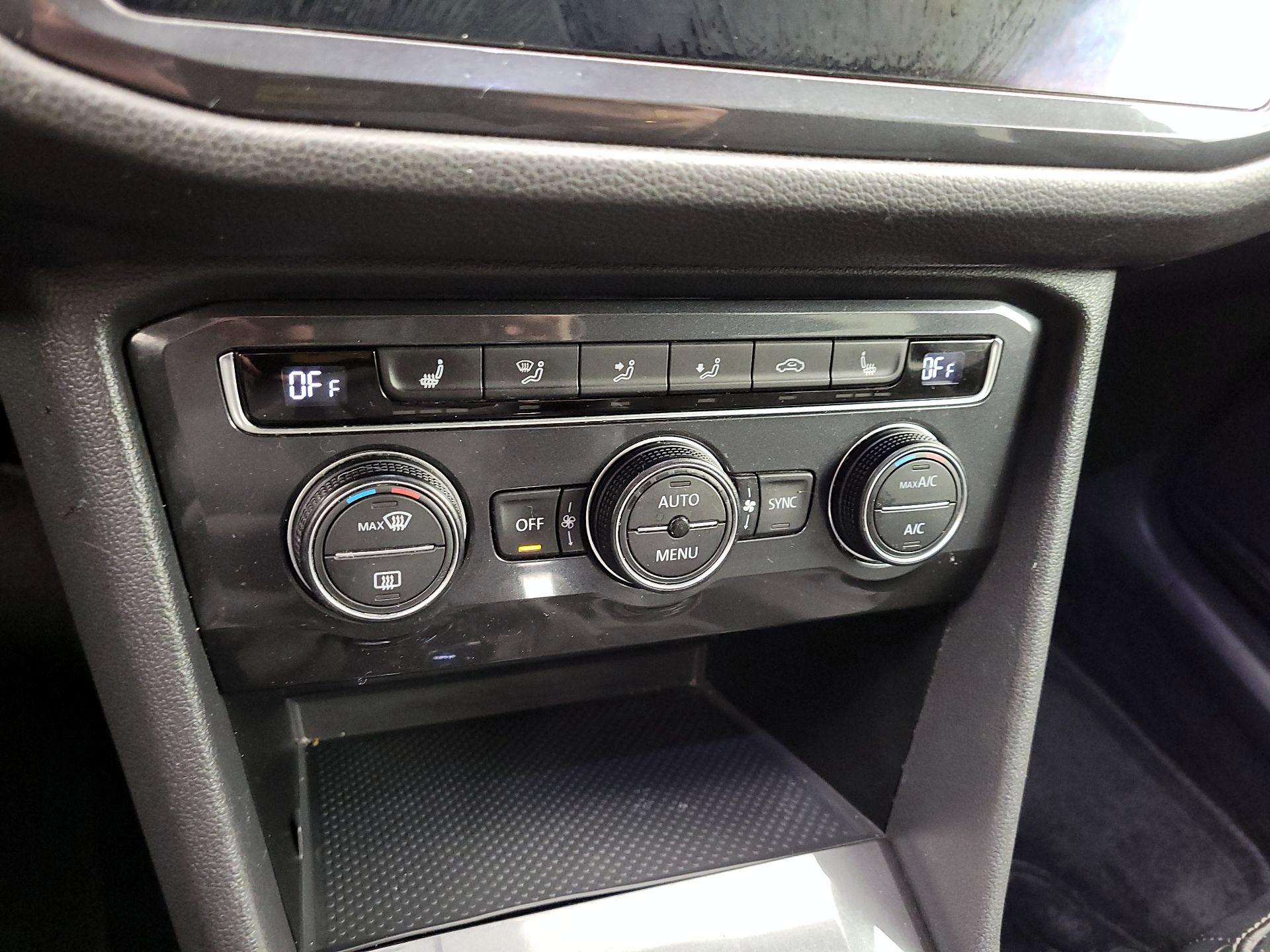 Thumbnail: 2018 Volkswagen Tiguan - 16