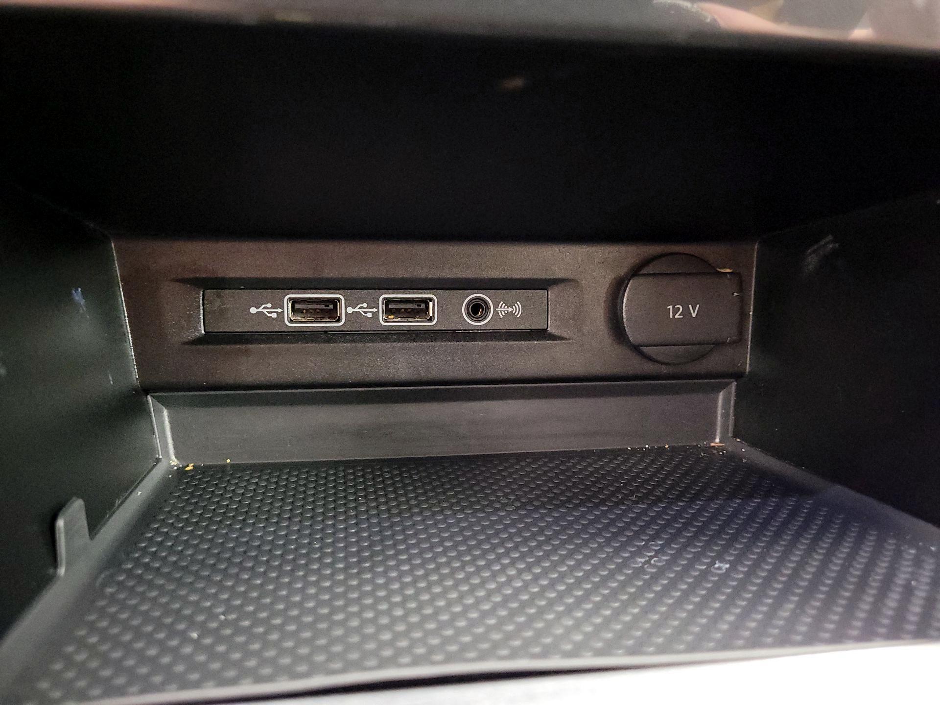 Thumbnail: 2018 Volkswagen Tiguan - 18