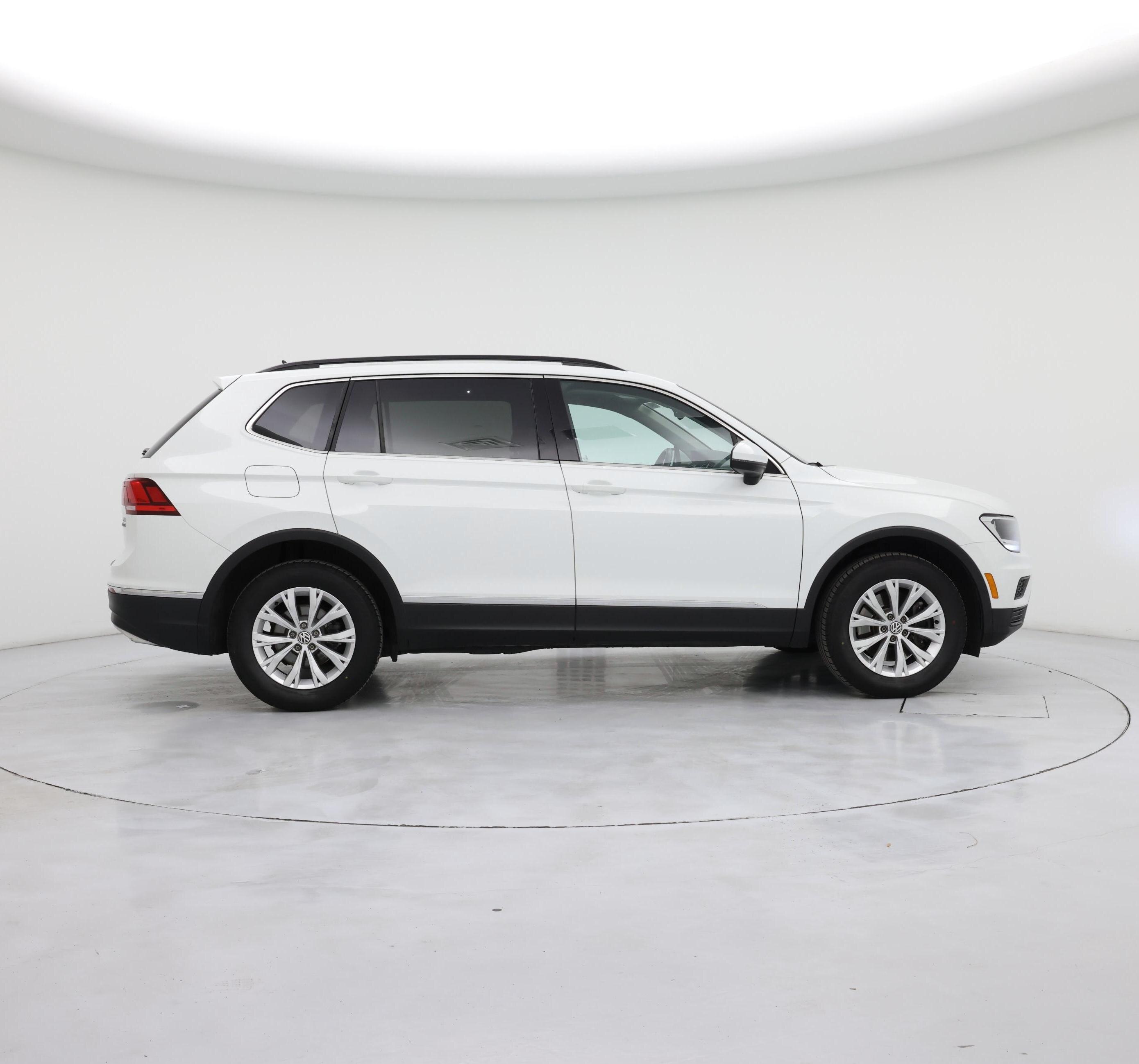 Thumbnail: 2018 Volkswagen Tiguan - 7