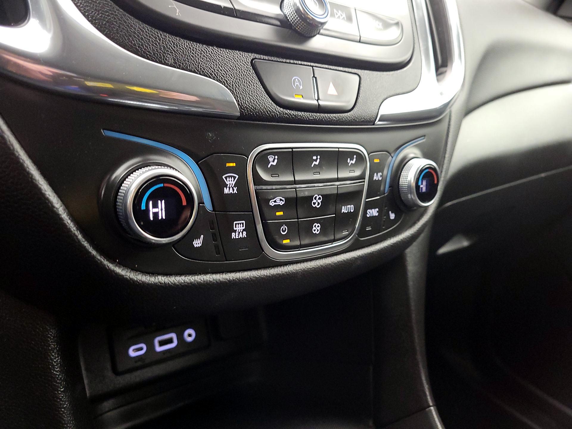 Thumbnail: 2022 Chevrolet Equinox - 17