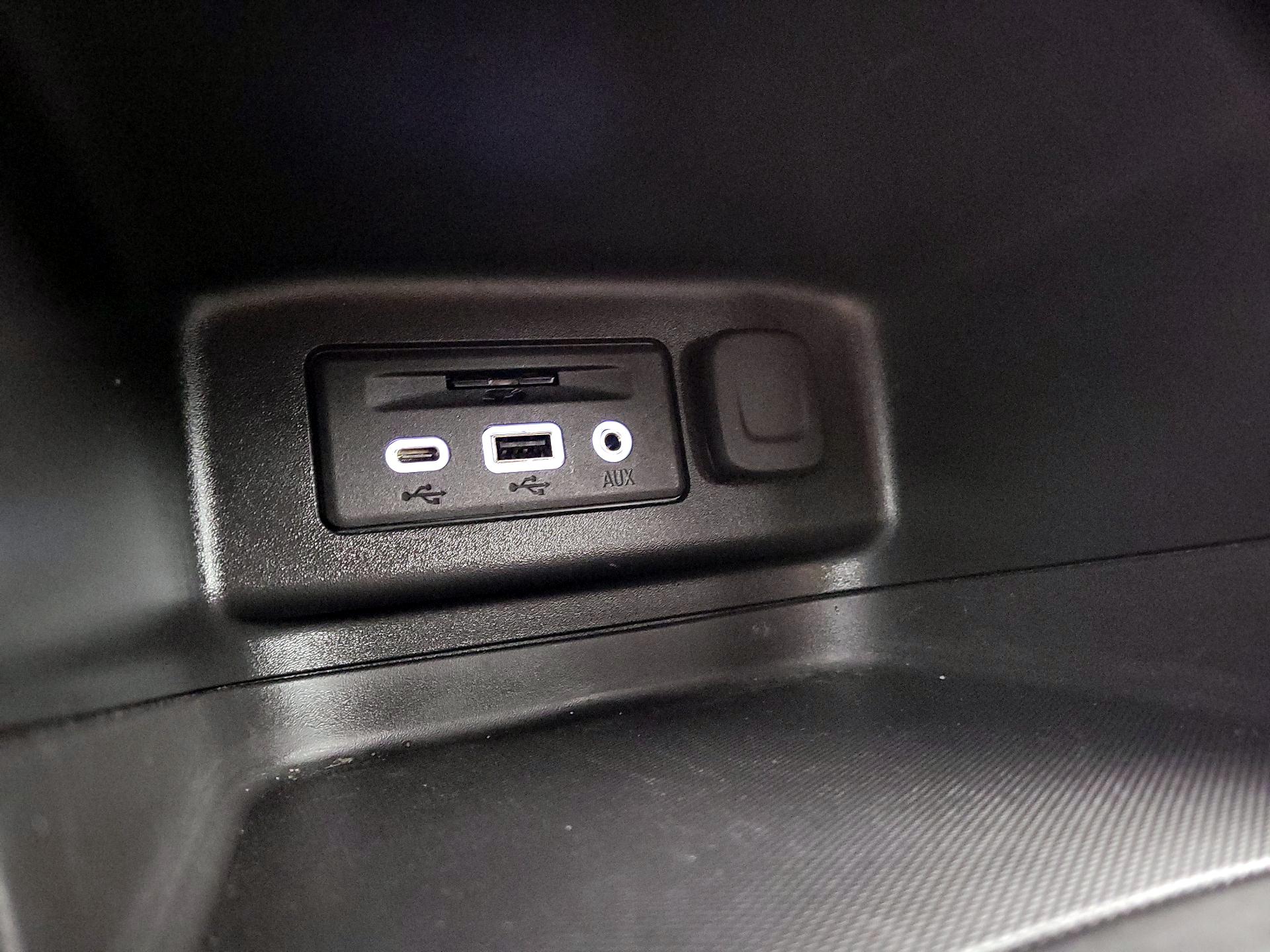 Thumbnail: 2022 Chevrolet Equinox - 19