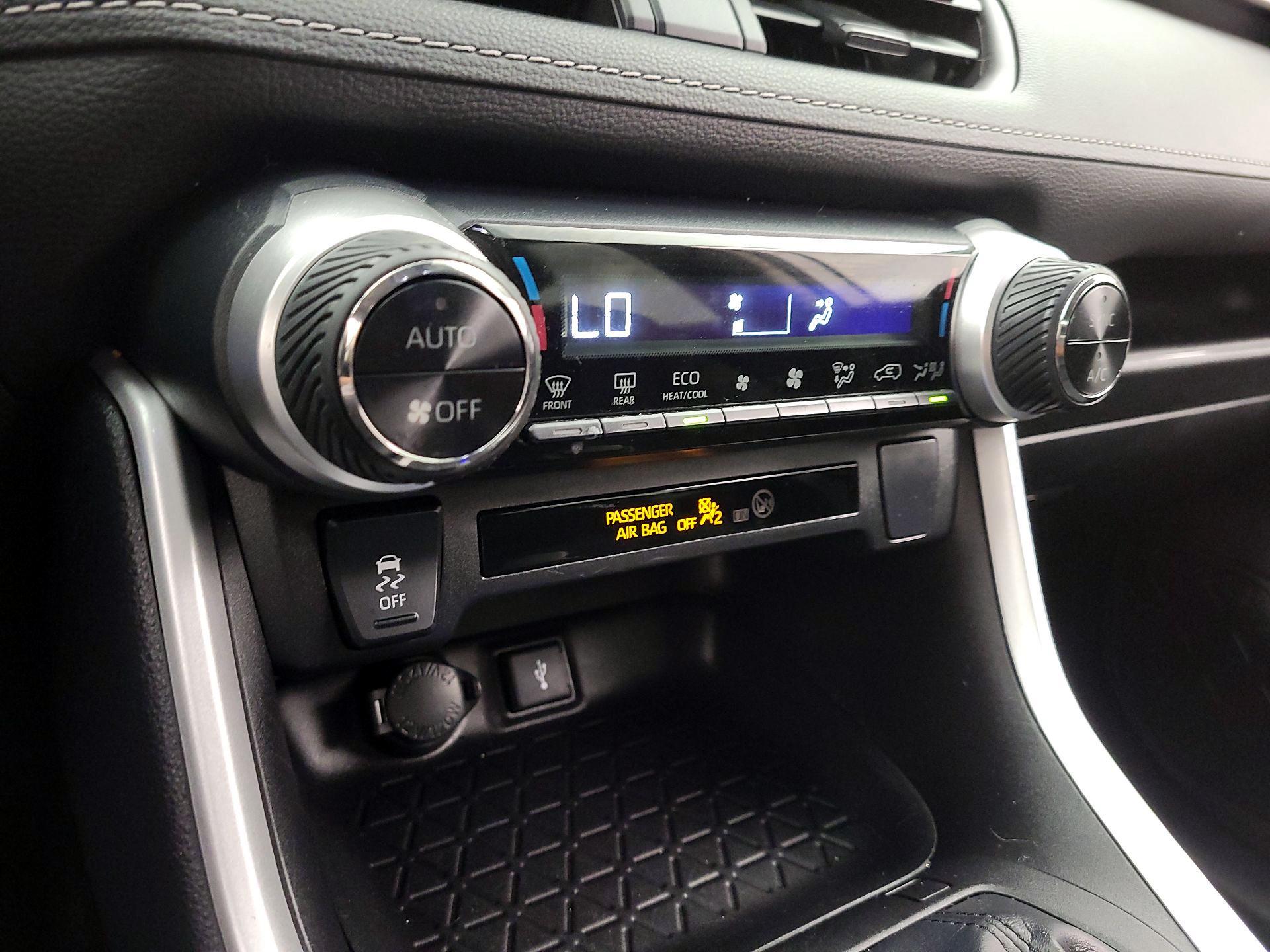 Thumbnail: 2022 Toyota RAV4 - 16