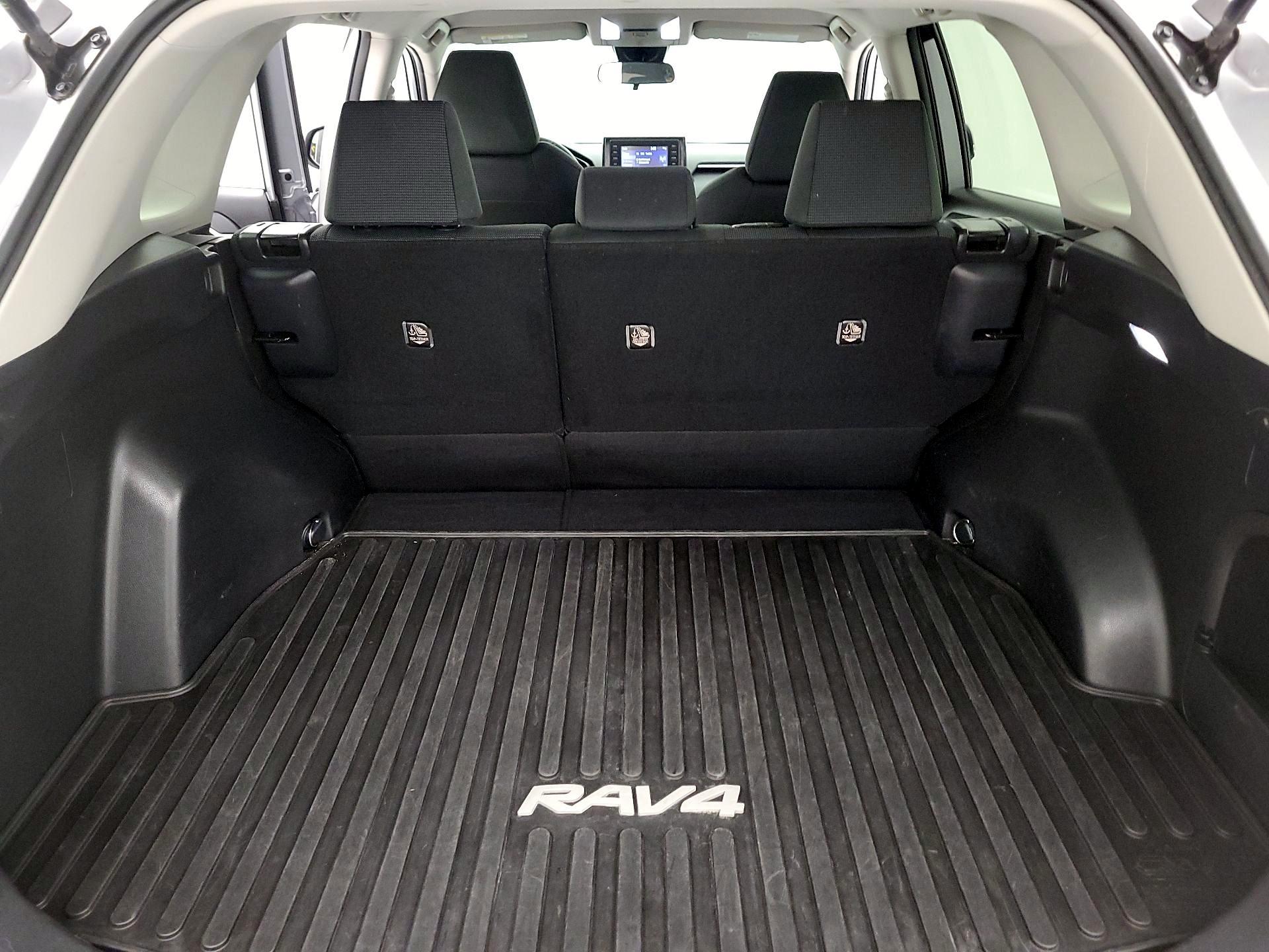 Thumbnail: 2022 Toyota RAV4 - 20